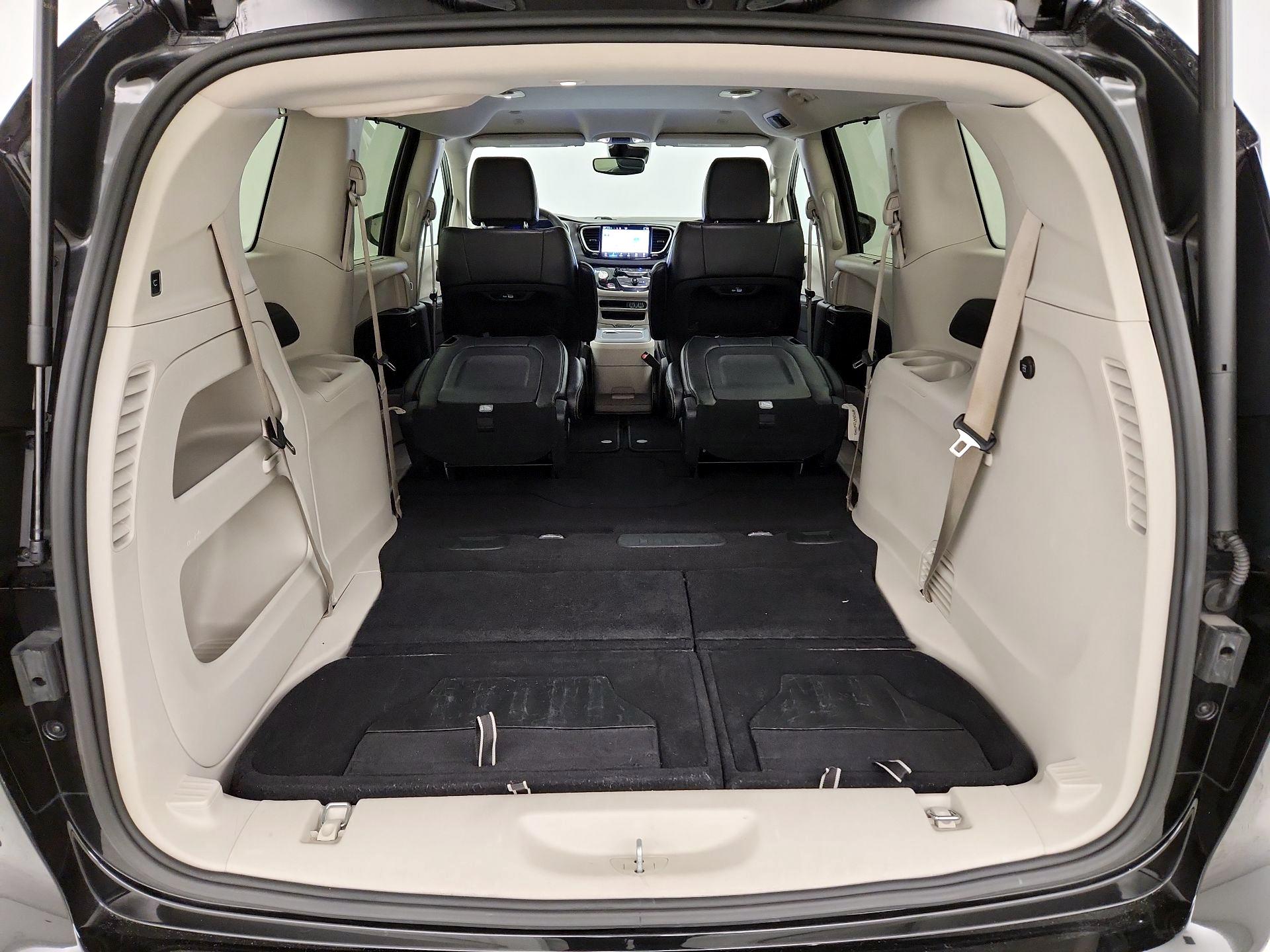 Thumbnail: 2023 Chrysler Pacifica - 20