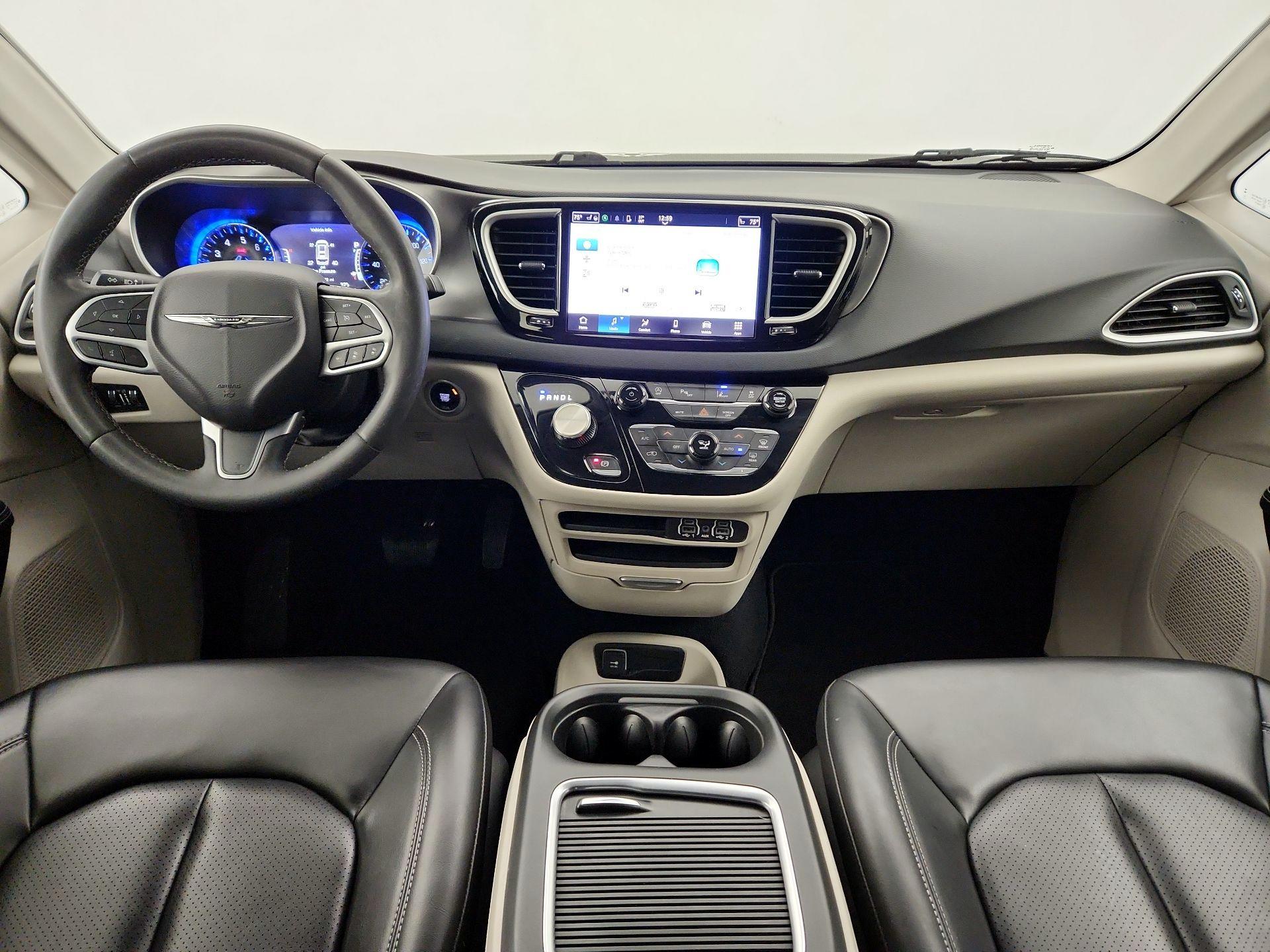 Thumbnail: 2023 Chrysler Pacifica - 8