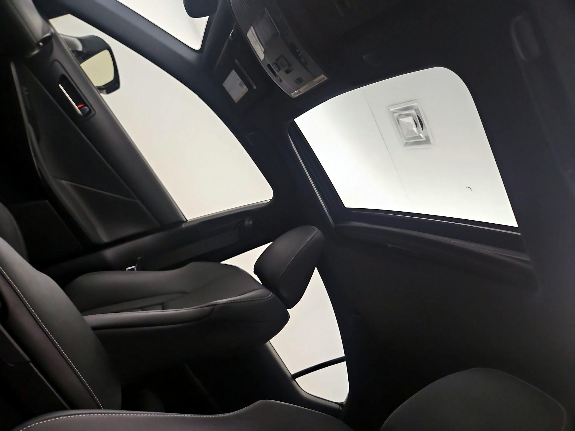 Thumbnail: 2023 Lexus IS - 17