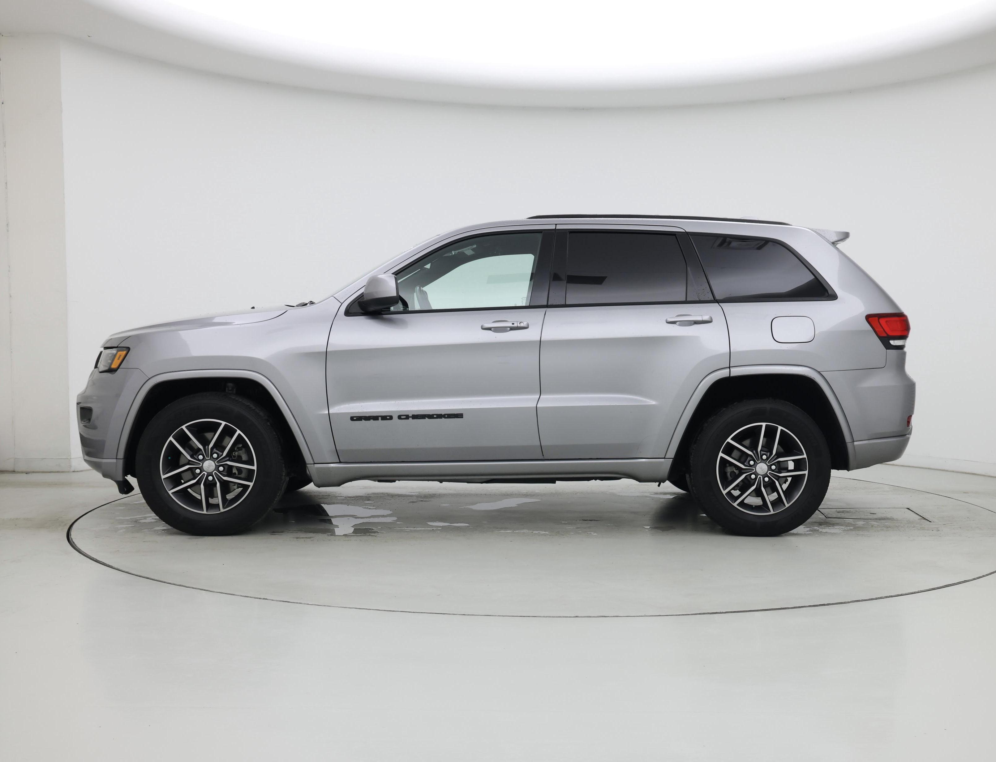 Thumbnail: 2021 Jeep Grand Cherokee - 3