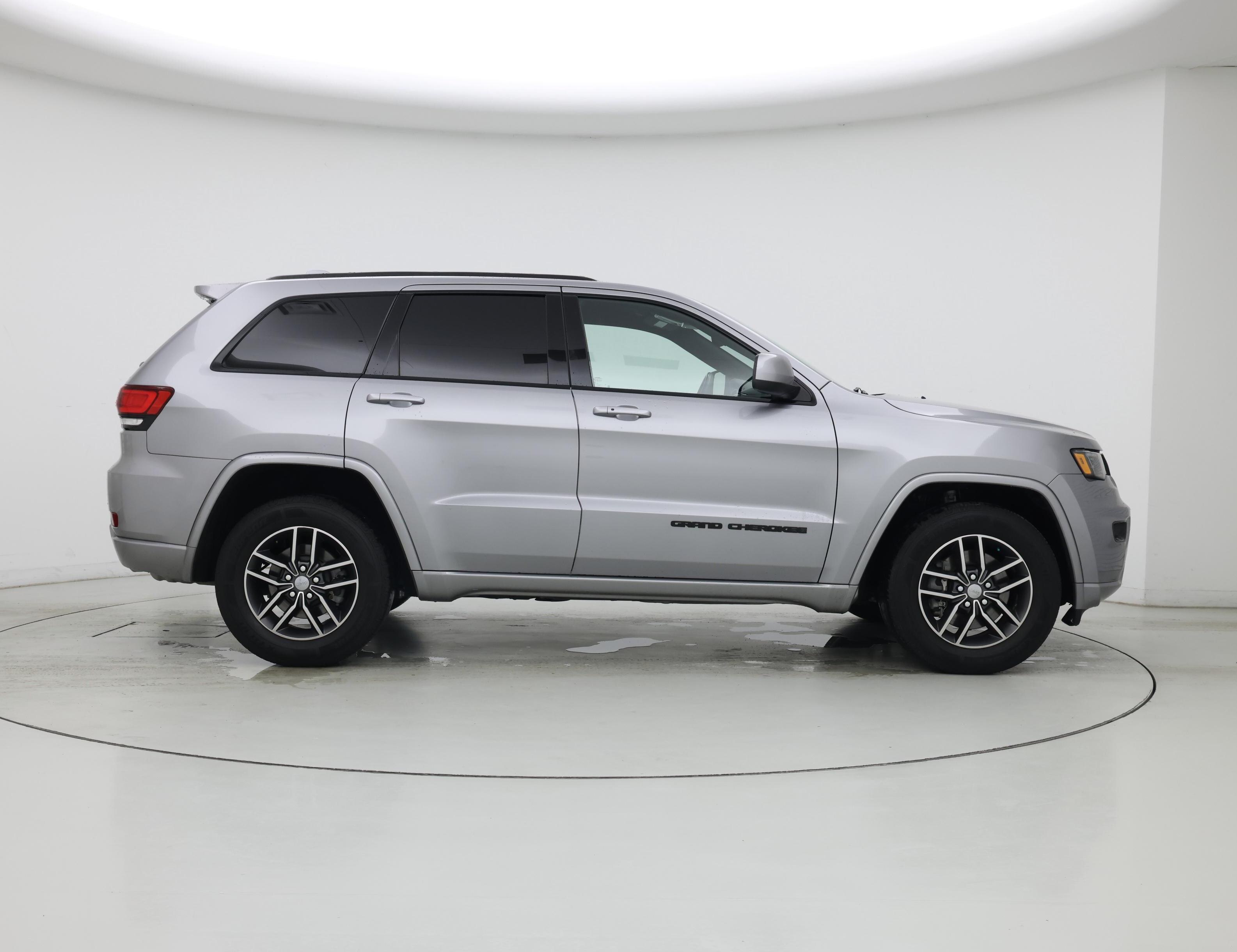 Thumbnail: 2021 Jeep Grand Cherokee - 7