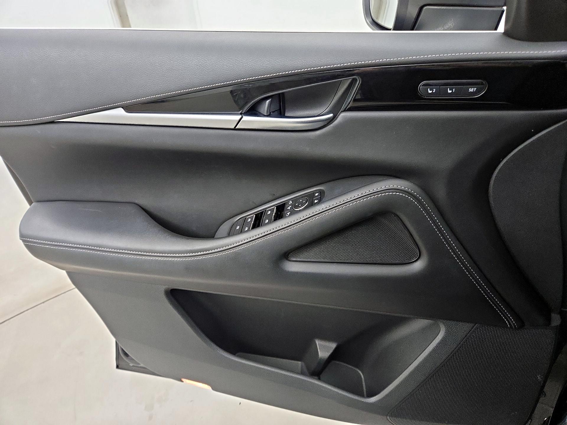 Thumbnail: 2023 INFINITI QX60 - 12