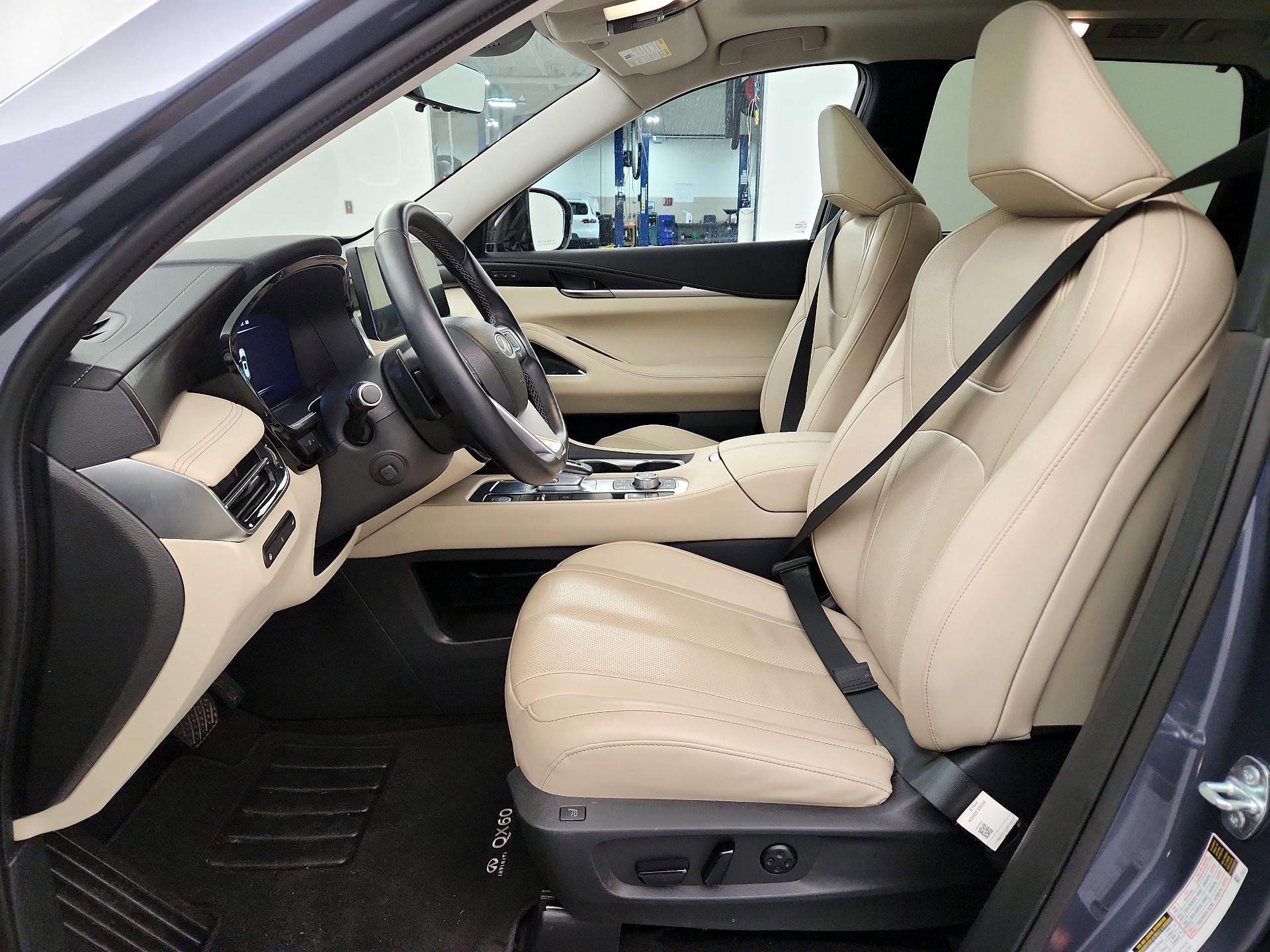 Thumbnail: 2023 INFINITI QX60 - 11