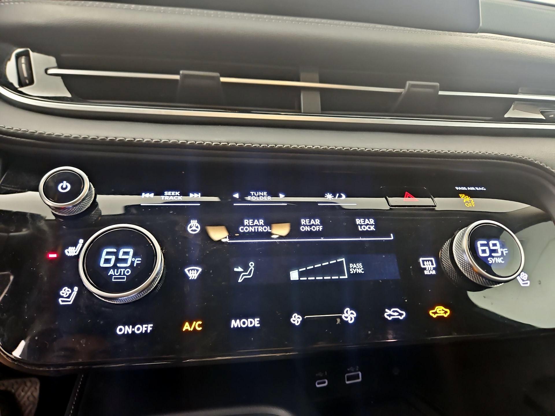 Thumbnail: 2023 INFINITI QX60 - 16