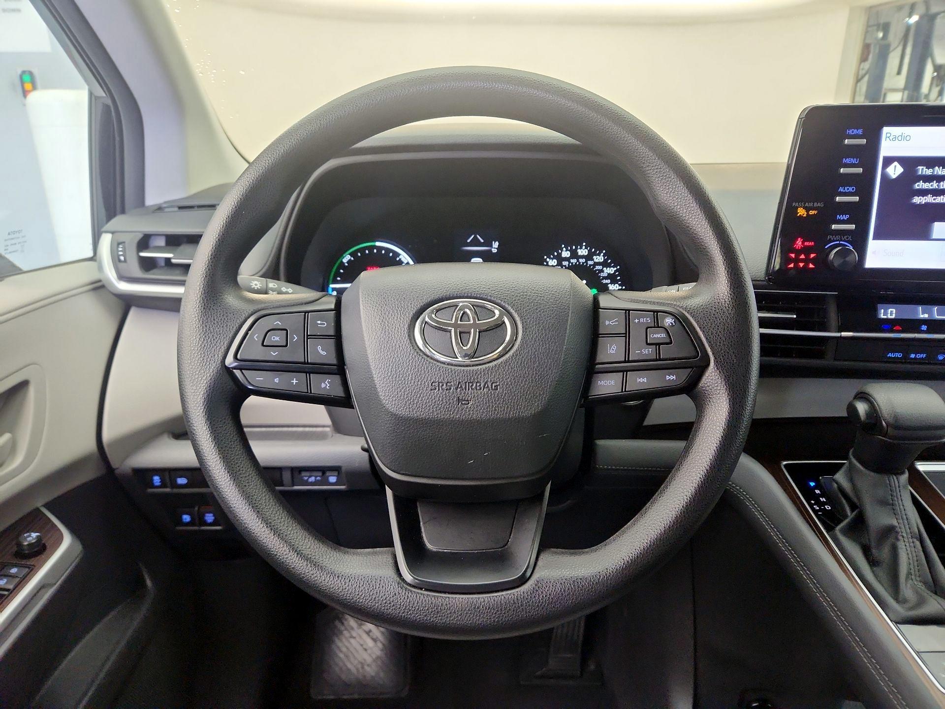 Thumbnail: 2024 Toyota Sienna - 10