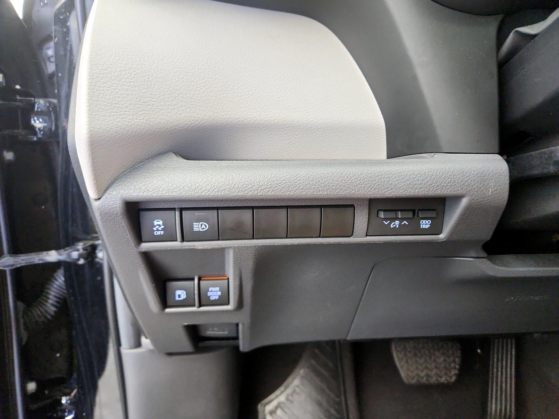 Thumbnail: 2024 Toyota Sienna - 13