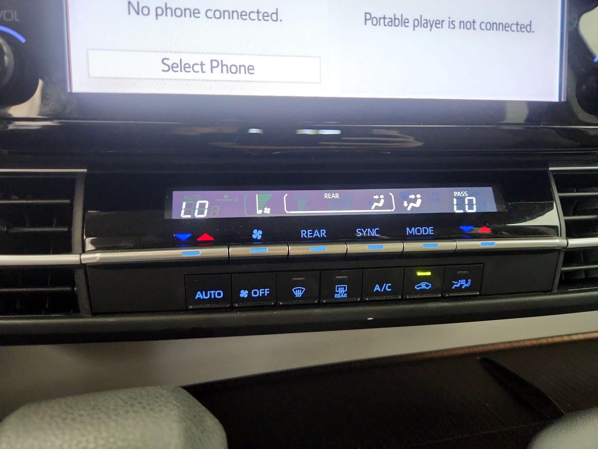 Thumbnail: 2024 Toyota Sienna - 16