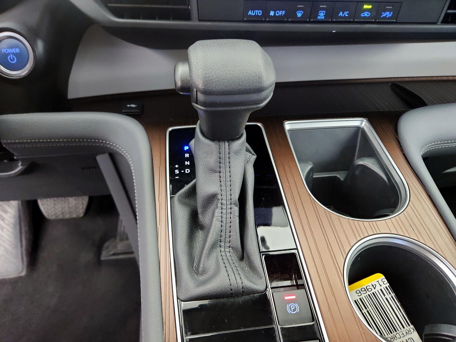 Thumbnail: 2024 Toyota Sienna - 17