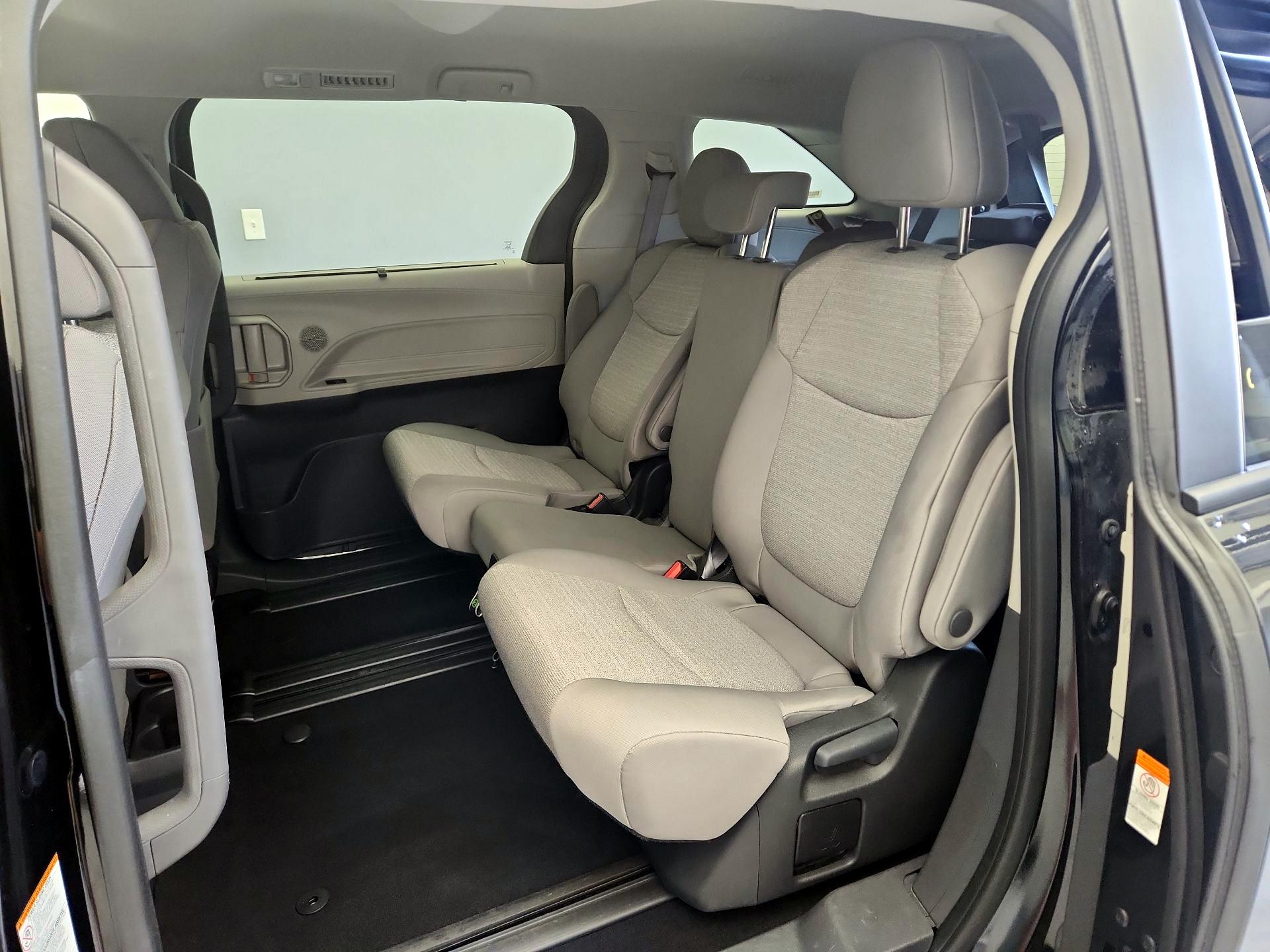 Thumbnail: 2024 Toyota Sienna - 19