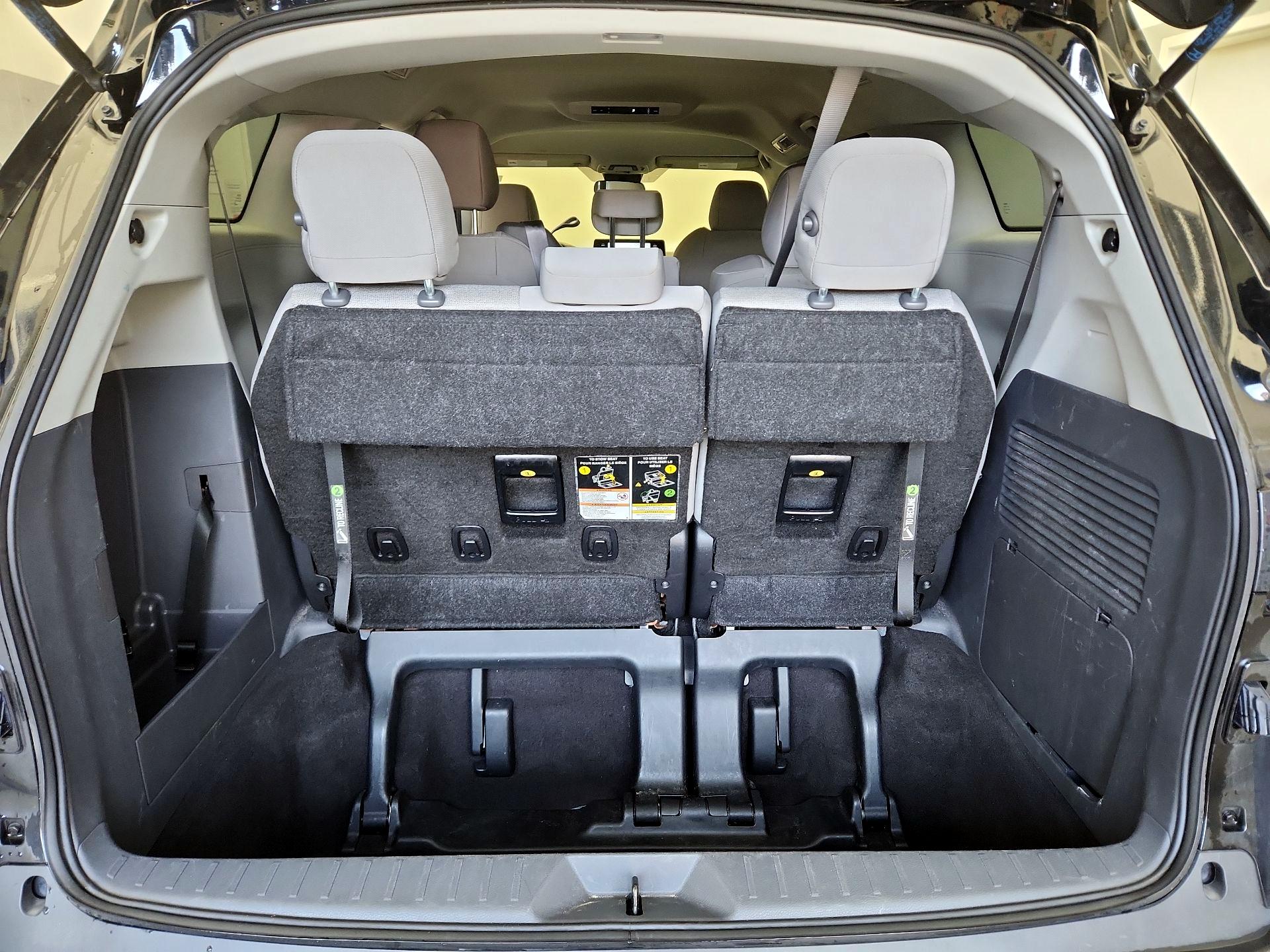 Thumbnail: 2024 Toyota Sienna - 20