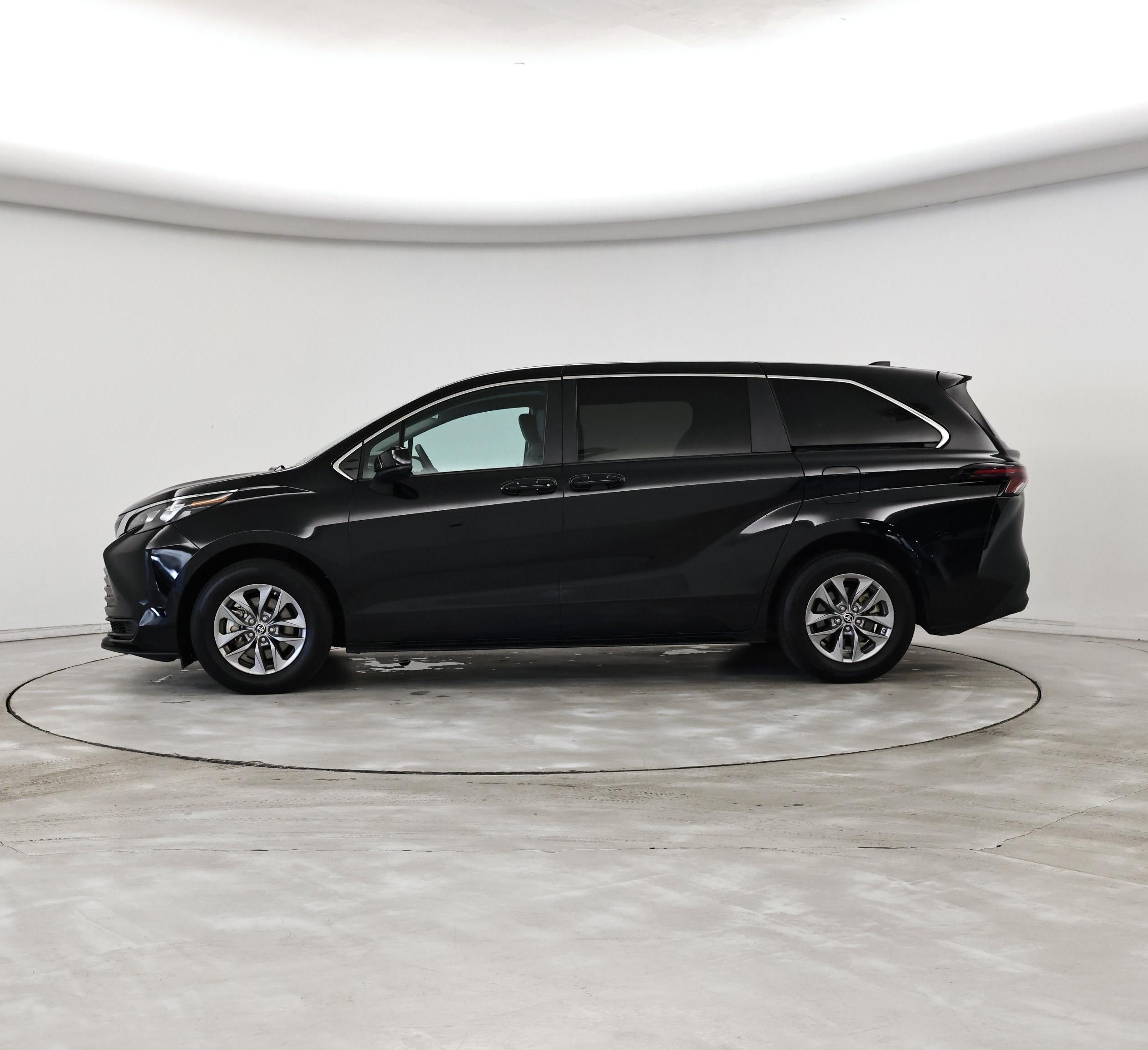 Thumbnail: 2024 Toyota Sienna - 3