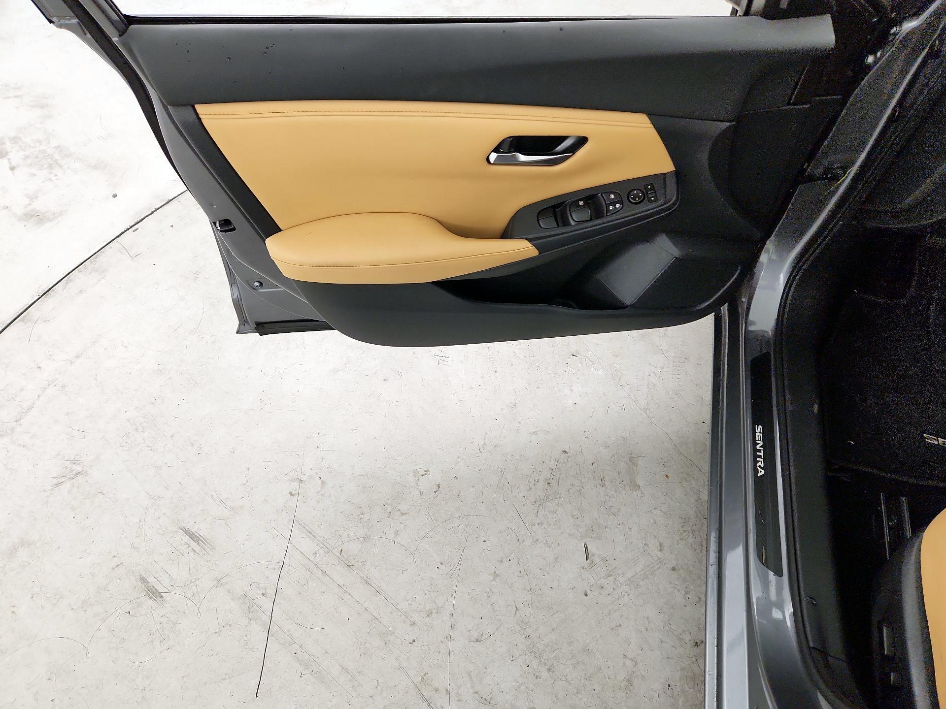 Thumbnail: 2022 Nissan Sentra - 12