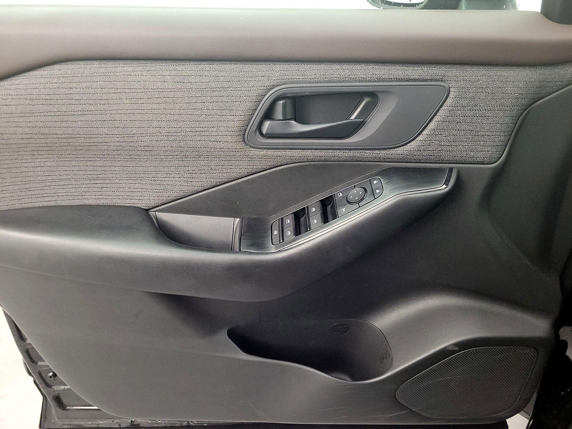 Thumbnail: 2023 Nissan Rogue - 12