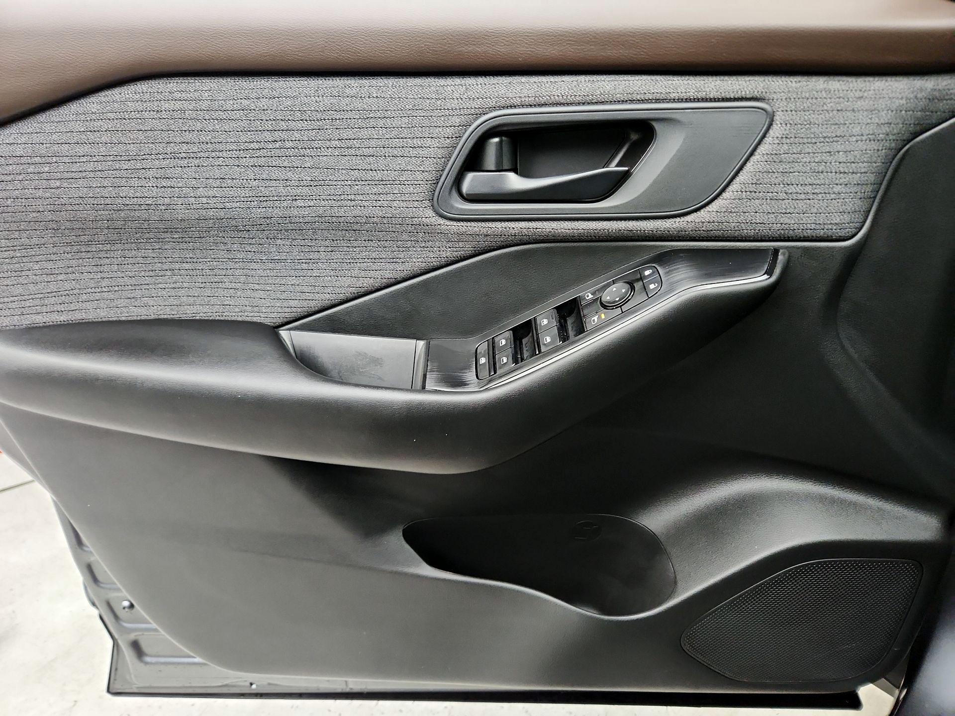 Thumbnail: 2023 Nissan Rogue - 12