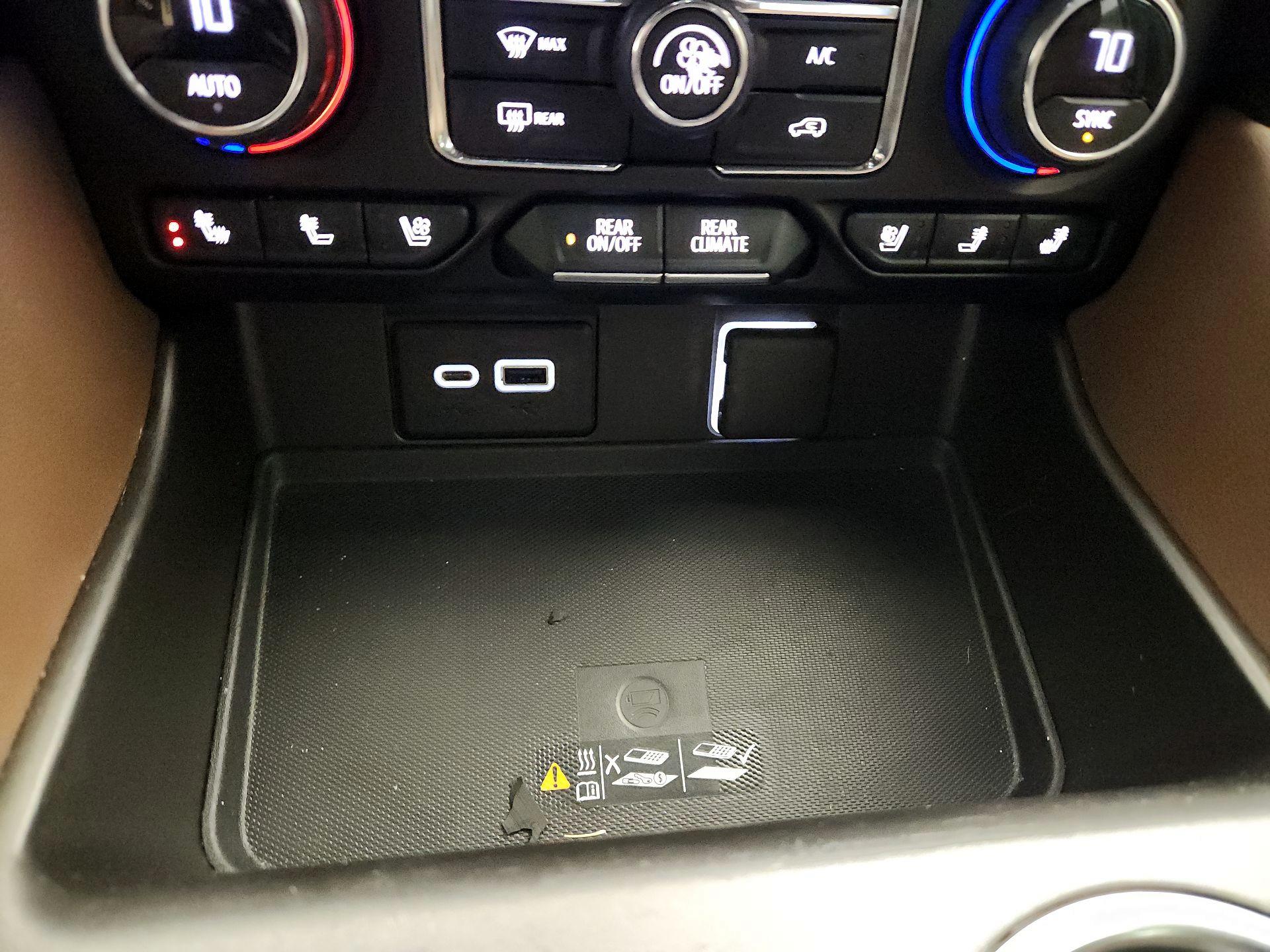 Thumbnail: 2022 Chevrolet Tahoe - 17