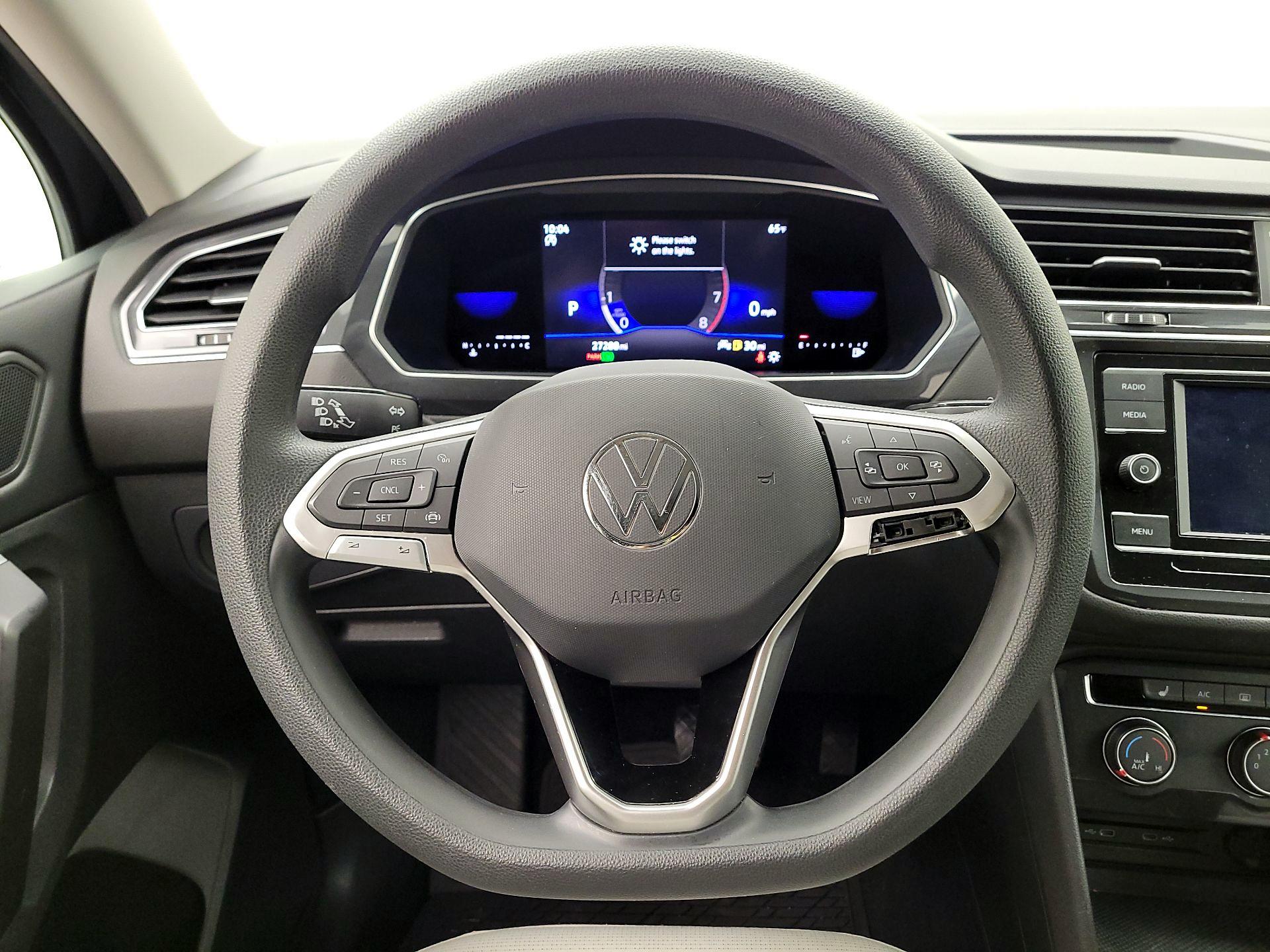 Thumbnail: 2022 Volkswagen Tiguan - 10