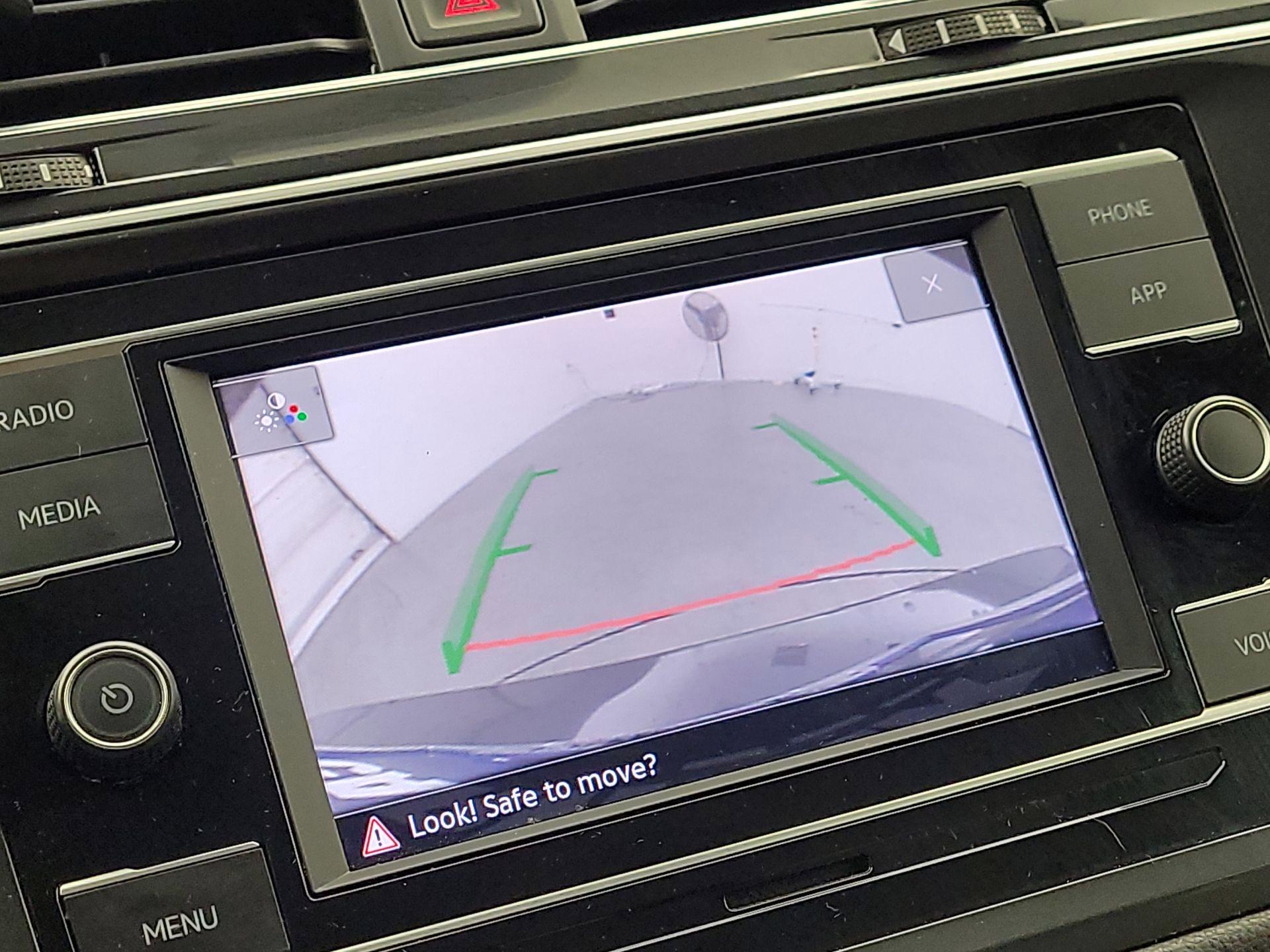 Thumbnail: 2022 Volkswagen Tiguan - 14