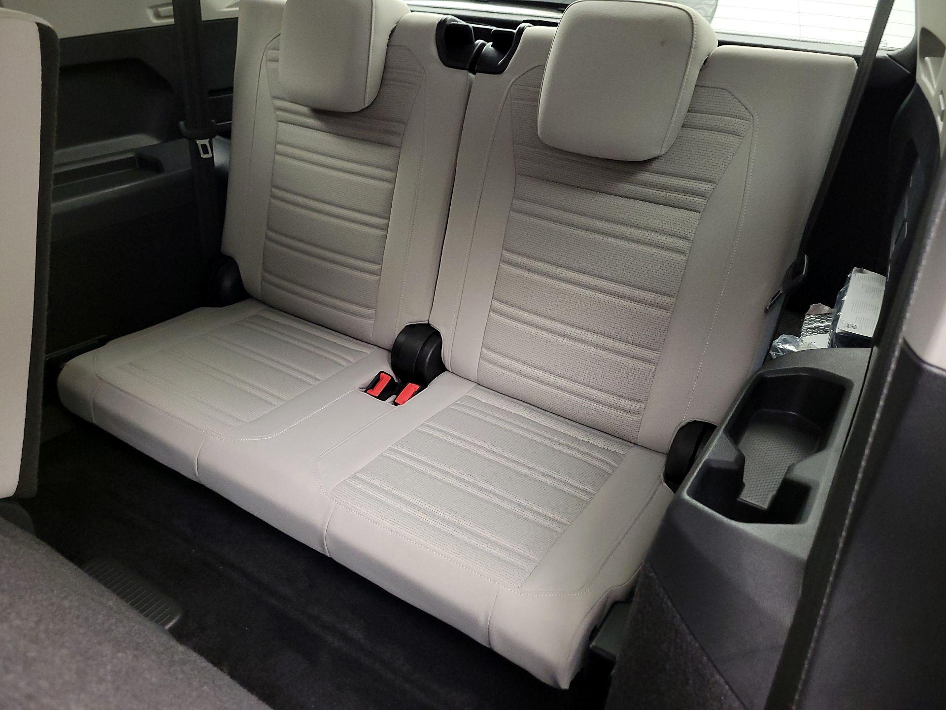 Thumbnail: 2022 Volkswagen Tiguan - 20