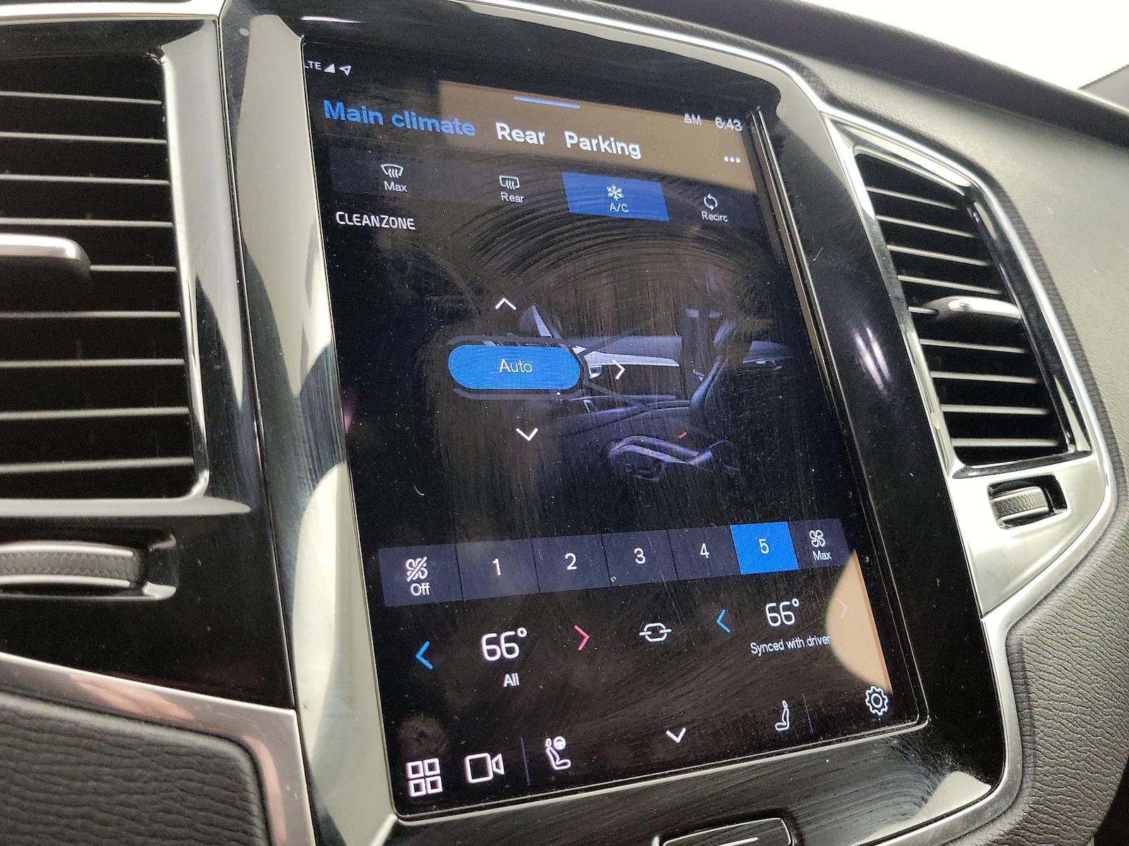 2024 Volvo XC90 Plus - Photo 18