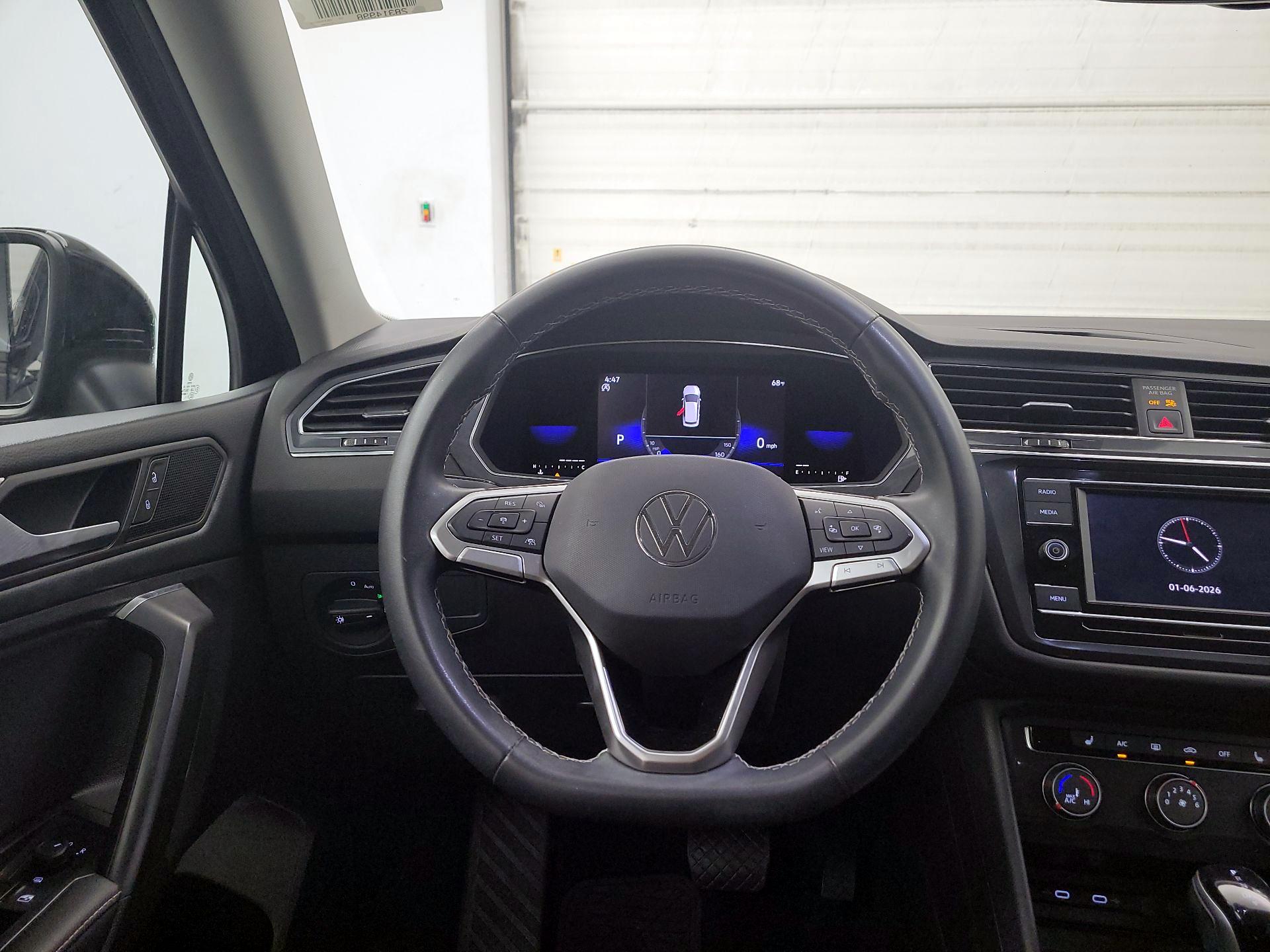 Thumbnail: 2022 Volkswagen Tiguan - 10