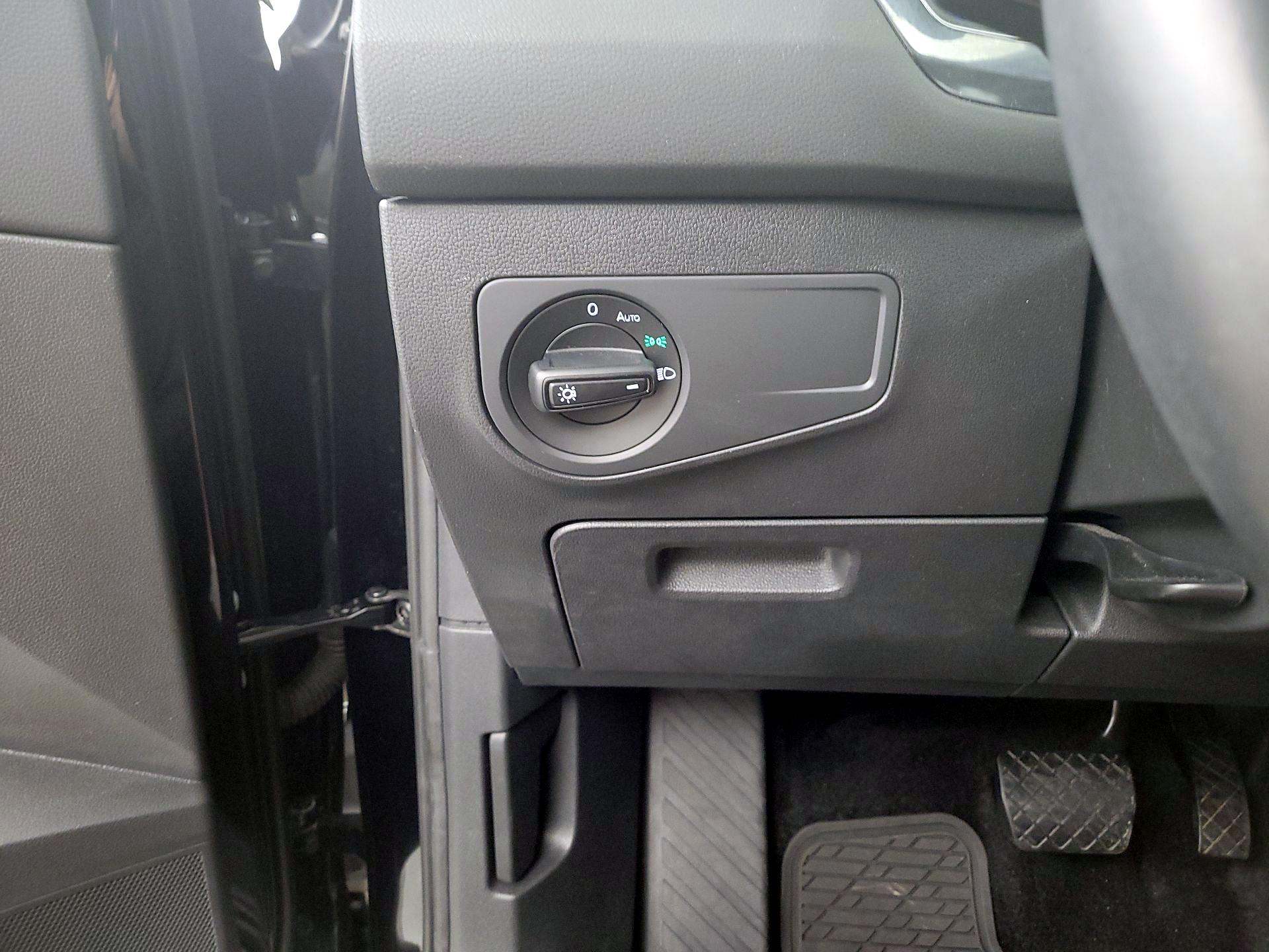 Thumbnail: 2022 Volkswagen Tiguan - 13