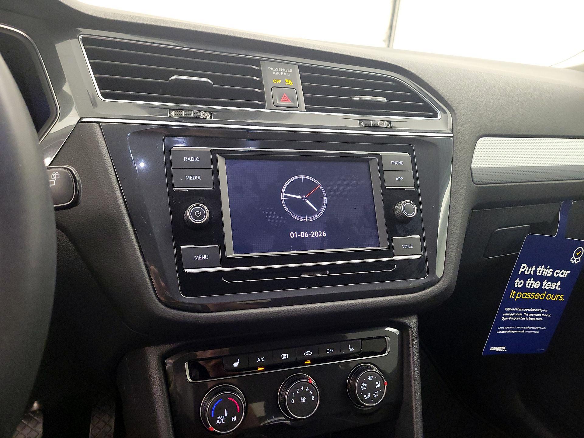 Thumbnail: 2022 Volkswagen Tiguan - 15