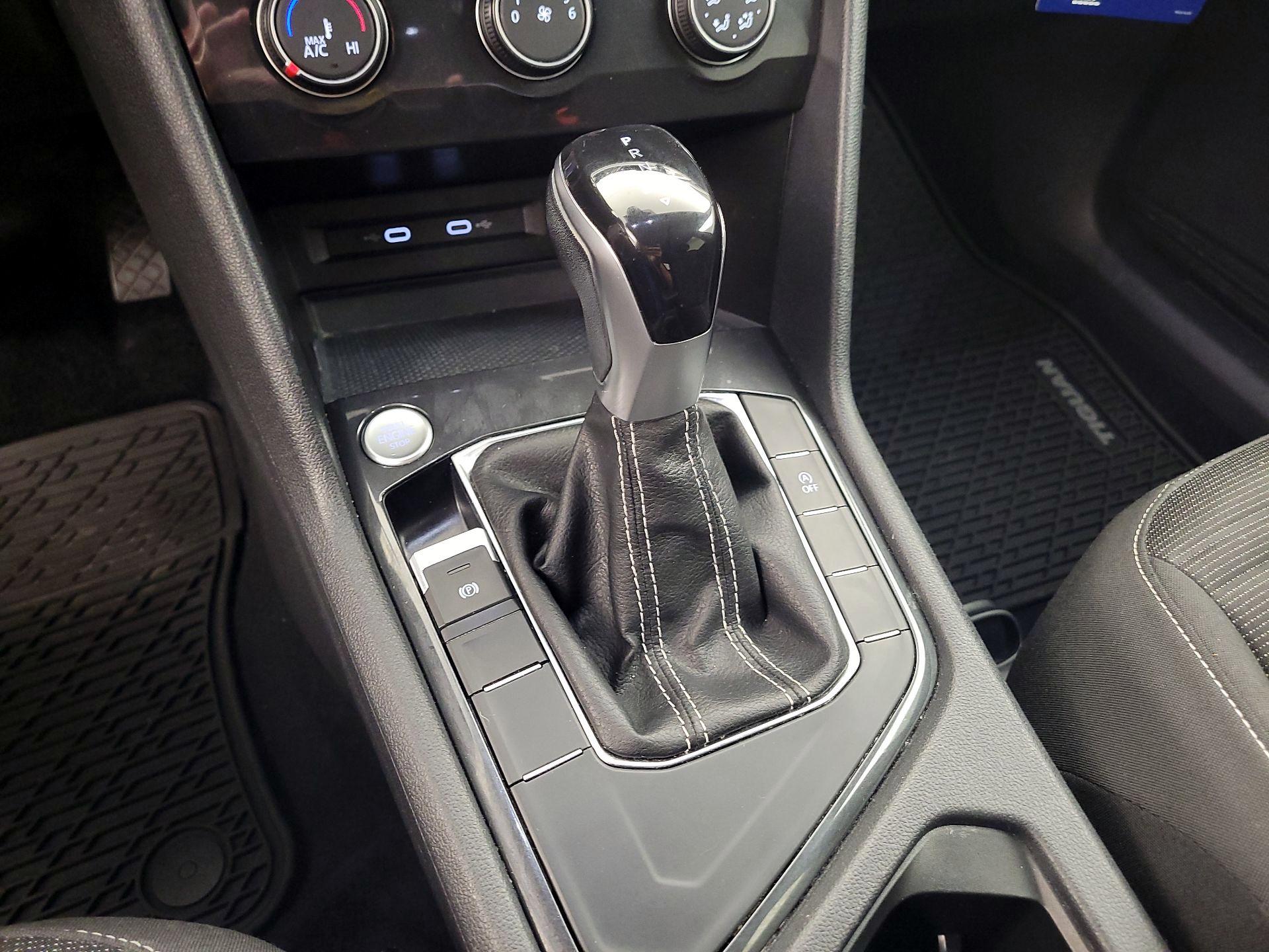 Thumbnail: 2022 Volkswagen Tiguan - 17