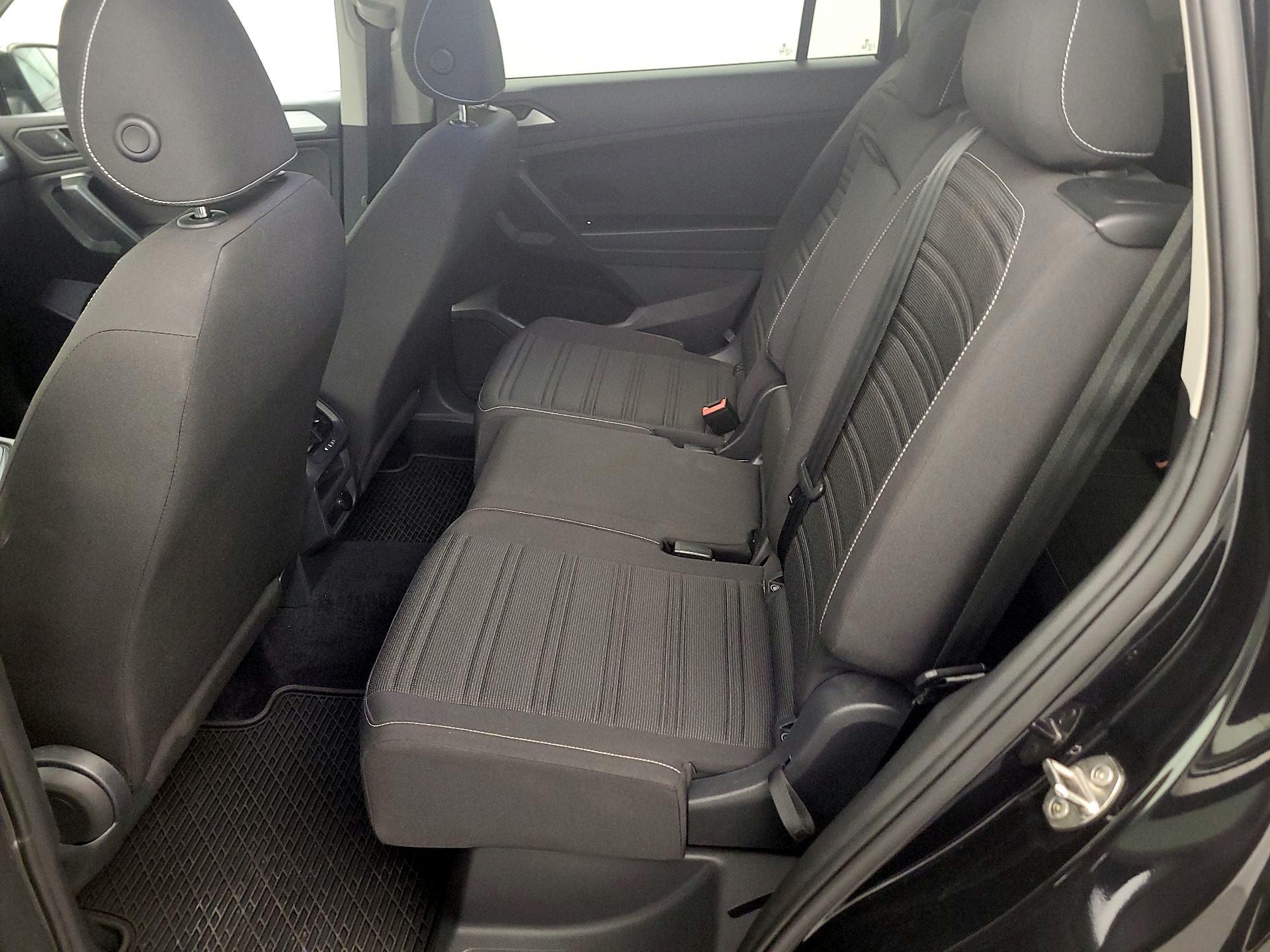 Thumbnail: 2022 Volkswagen Tiguan - 19