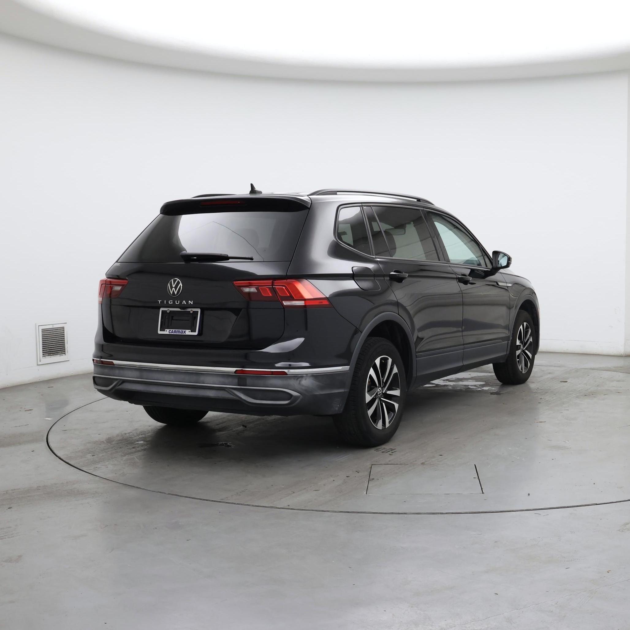 Thumbnail: 2022 Volkswagen Tiguan - 8