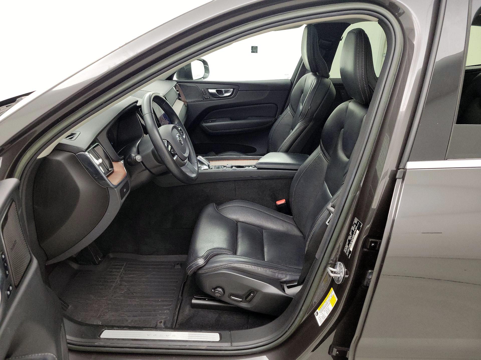 Thumbnail: 2023 Volvo XC60 - 11