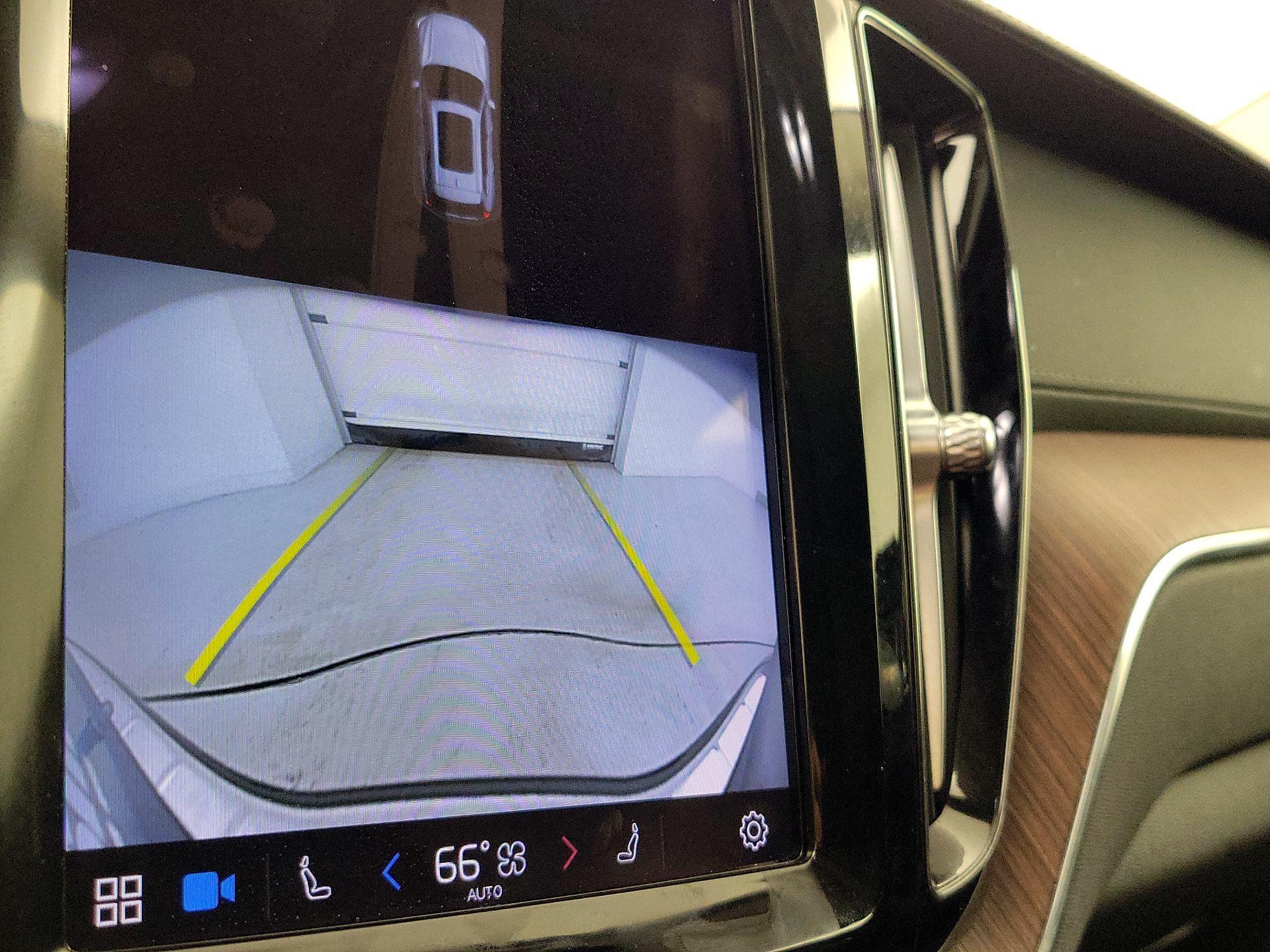 Thumbnail: 2023 Volvo XC60 - 15