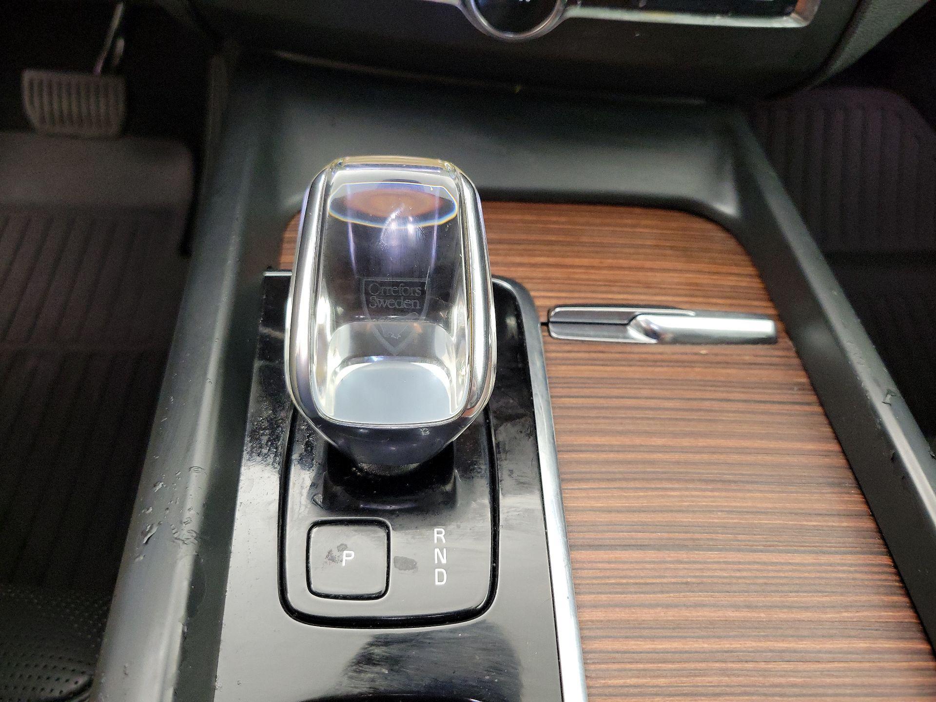 Thumbnail: 2023 Volvo XC60 - 18