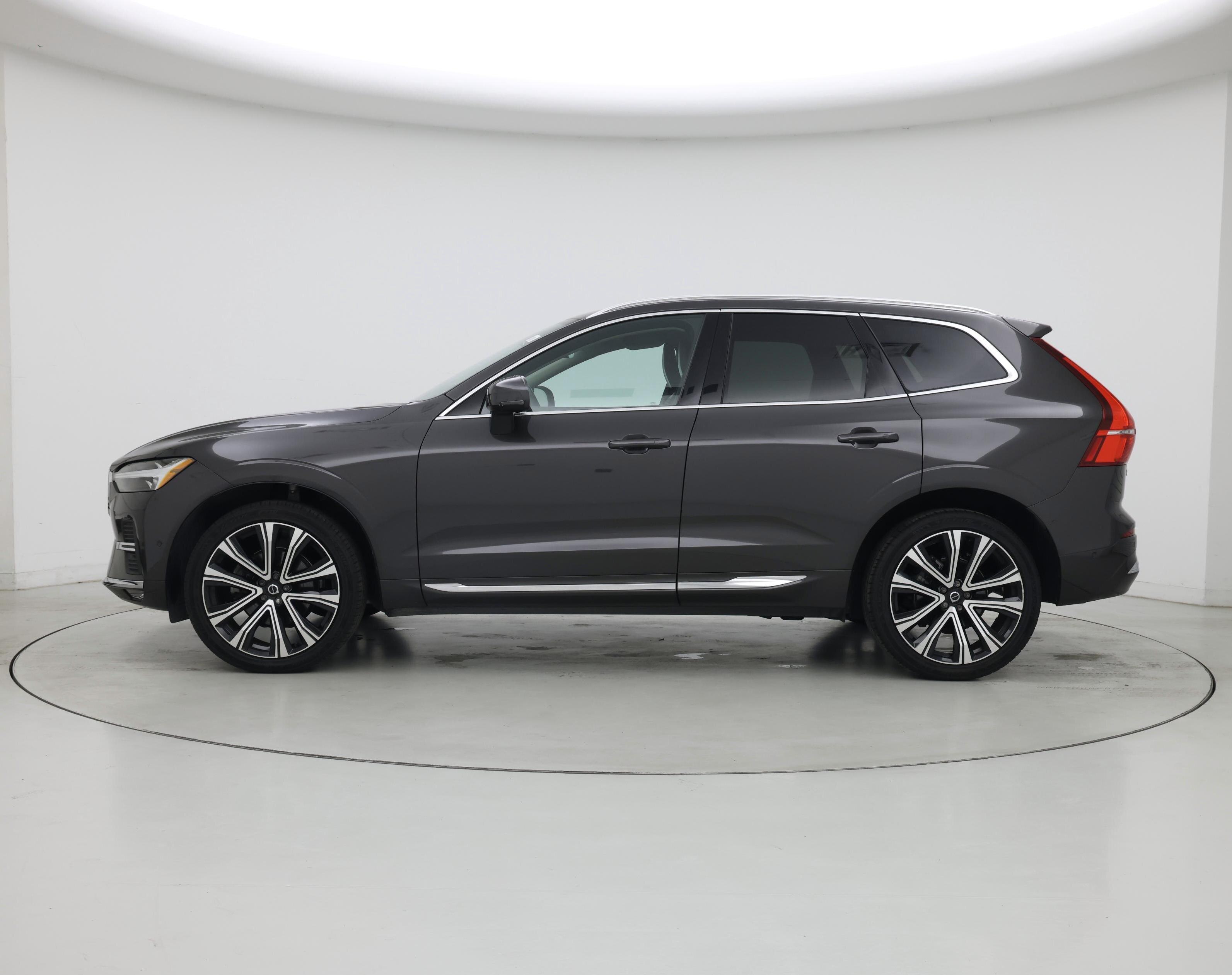 Thumbnail: 2023 Volvo XC60 - 3