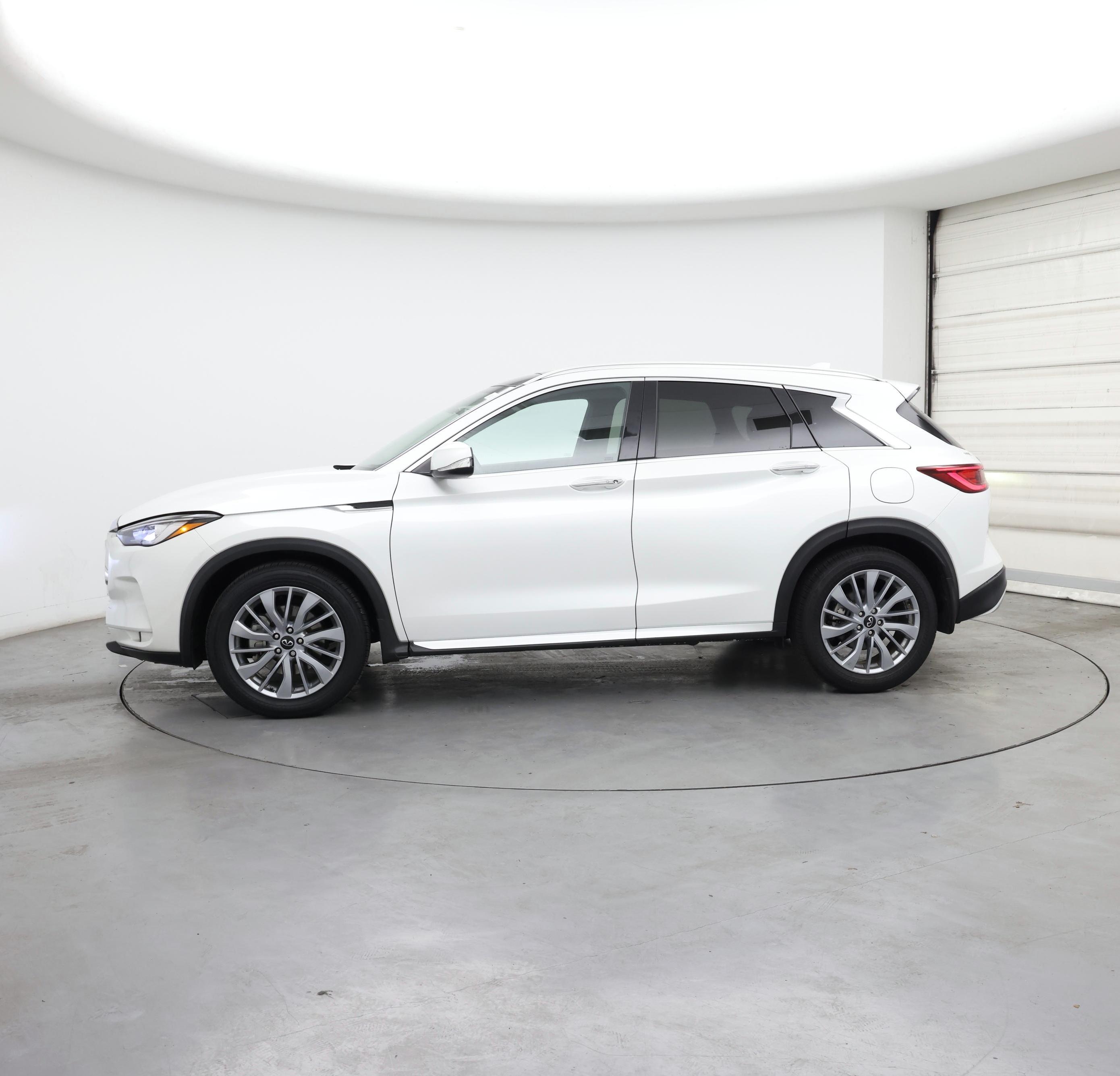 Thumbnail: 2023 INFINITI QX50 - 3