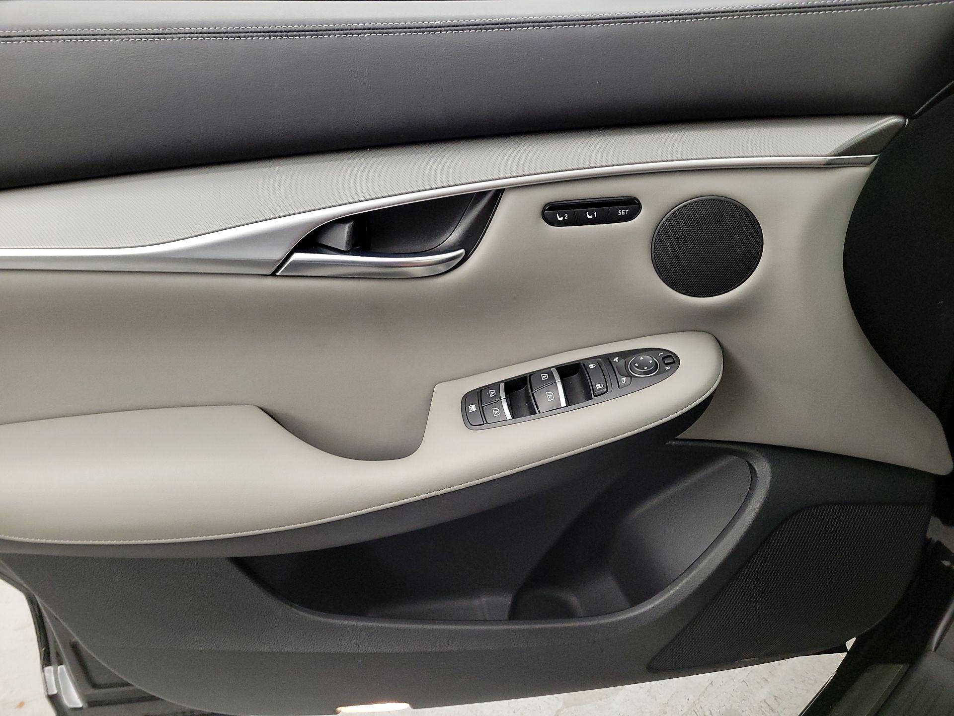 Thumbnail: 2023 INFINITI QX50 - 12