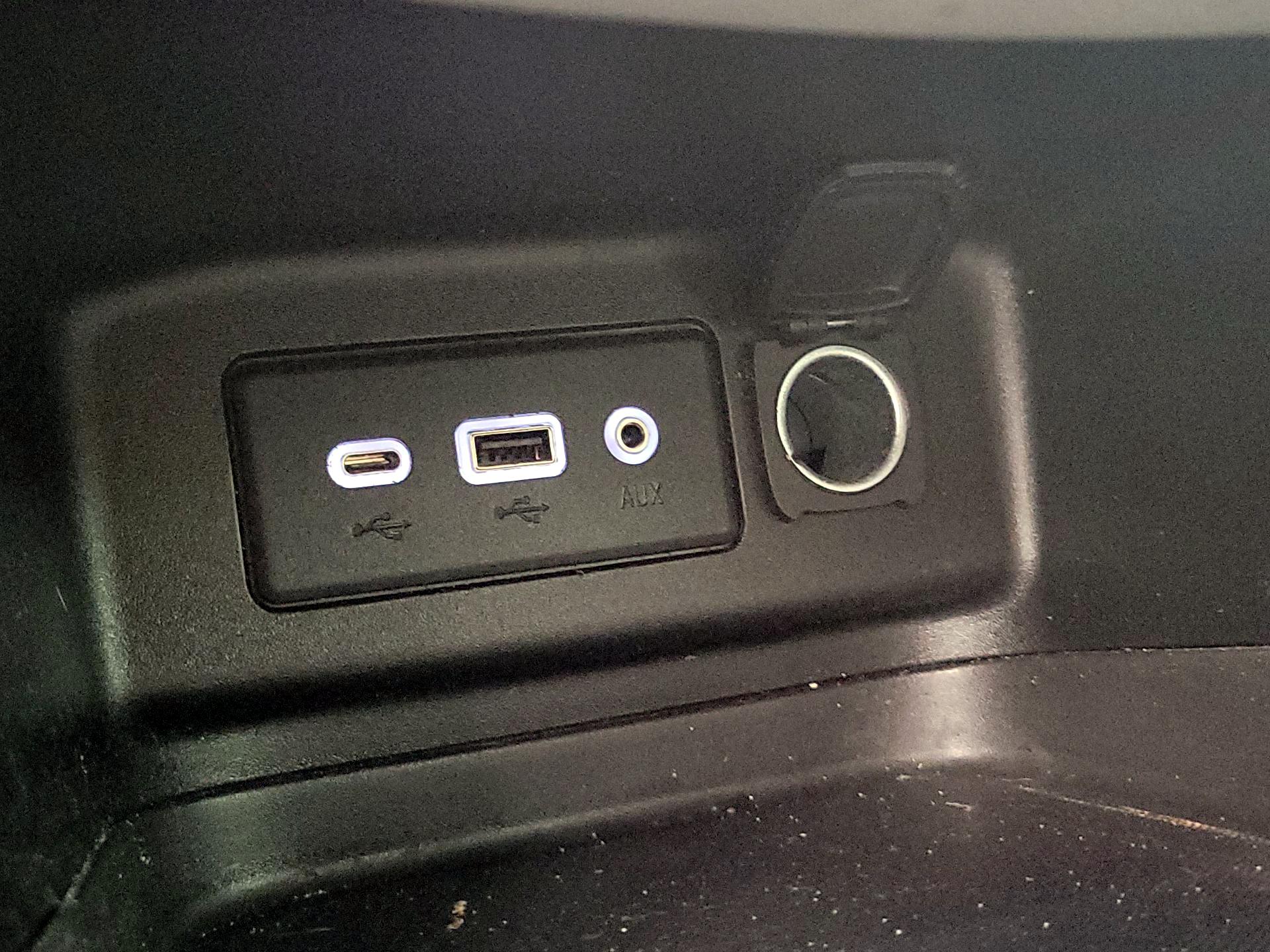 Thumbnail: 2020 Chevrolet Equinox - 18