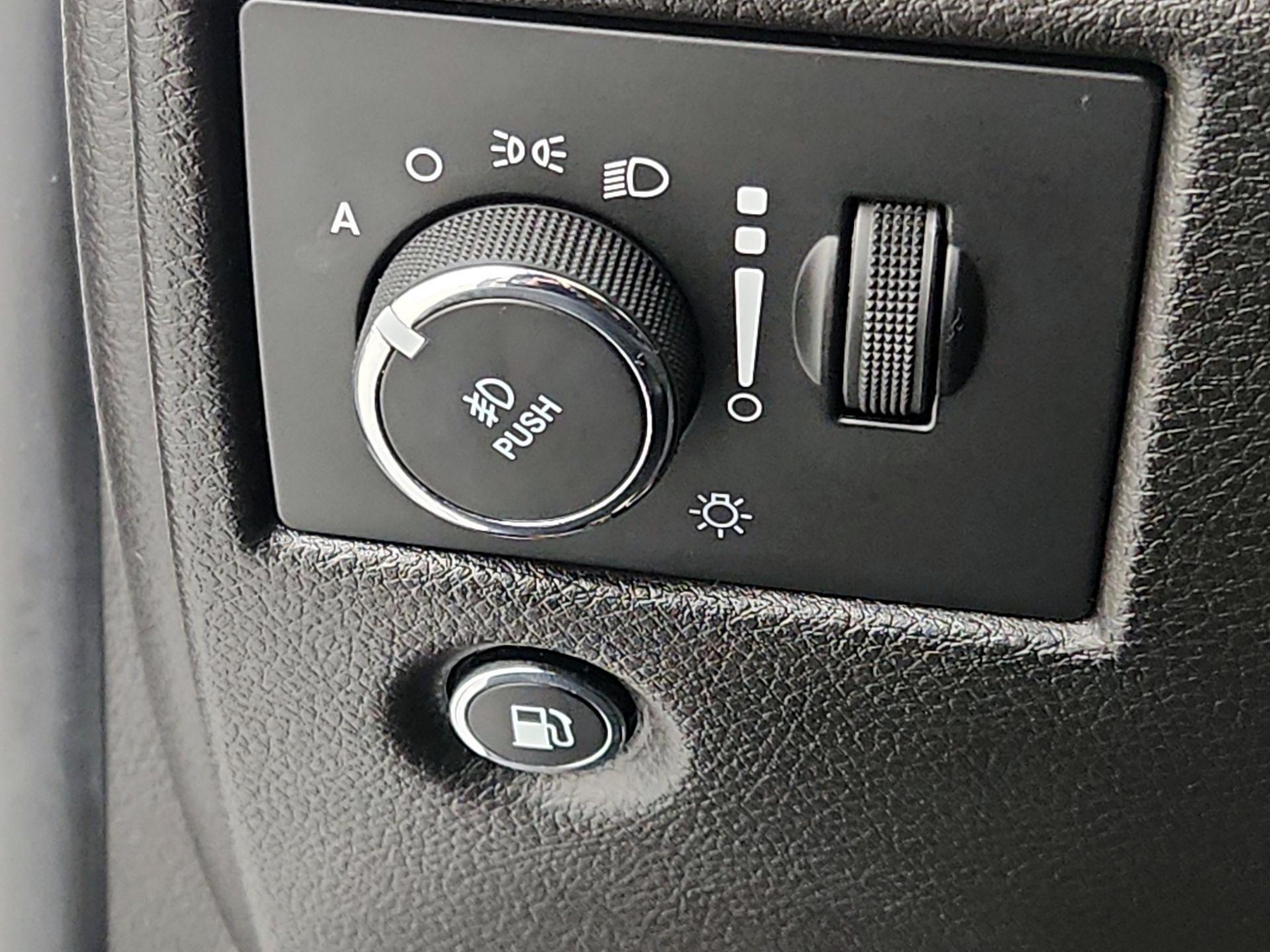 Thumbnail: 2021 Jeep Grand Cherokee - 13