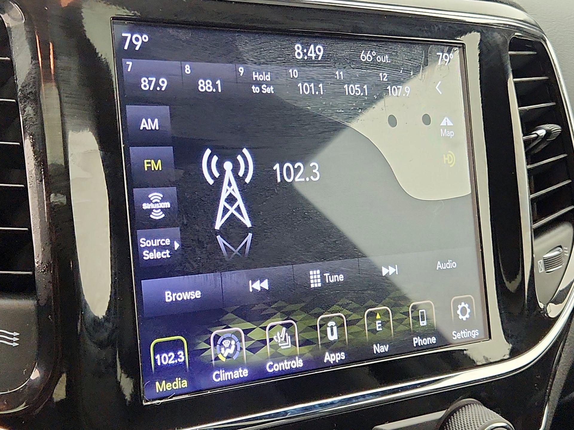 Thumbnail: 2021 Jeep Grand Cherokee - 16