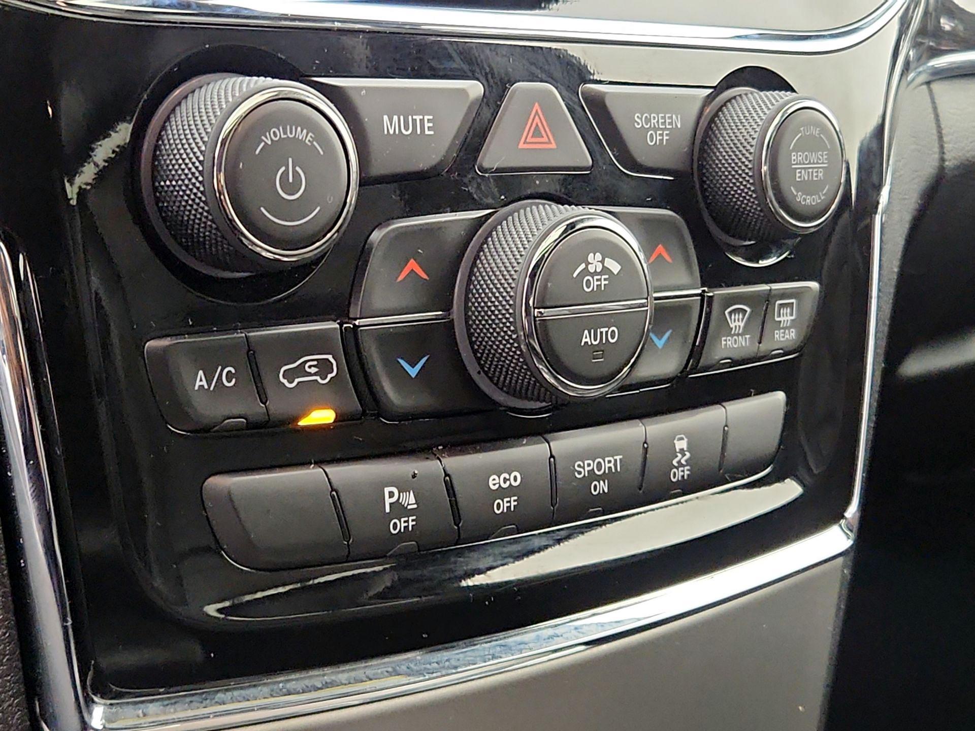 Thumbnail: 2021 Jeep Grand Cherokee - 17