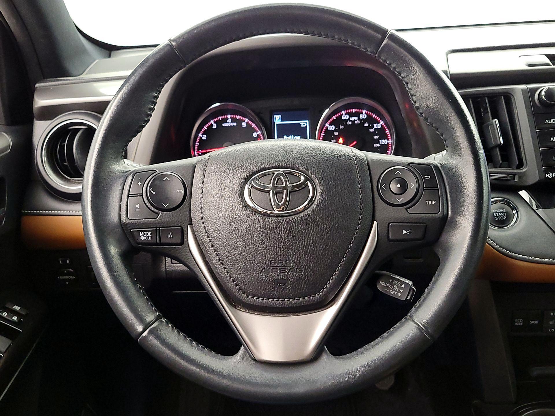 Thumbnail: 2017 Toyota RAV4 - 10