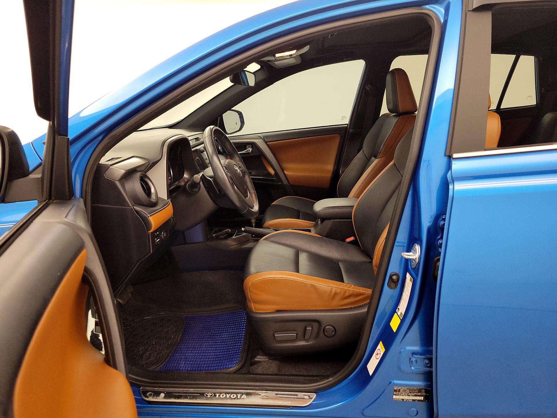 Thumbnail: 2017 Toyota RAV4 - 11