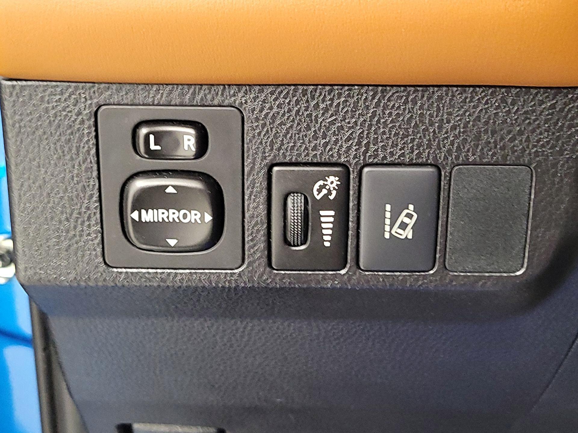 Thumbnail: 2017 Toyota RAV4 - 13