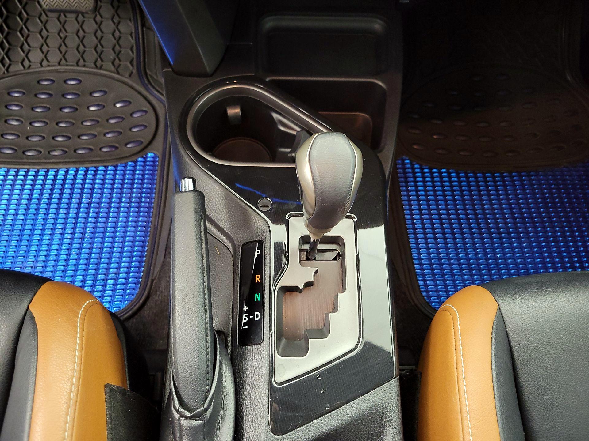 Thumbnail: 2017 Toyota RAV4 - 17