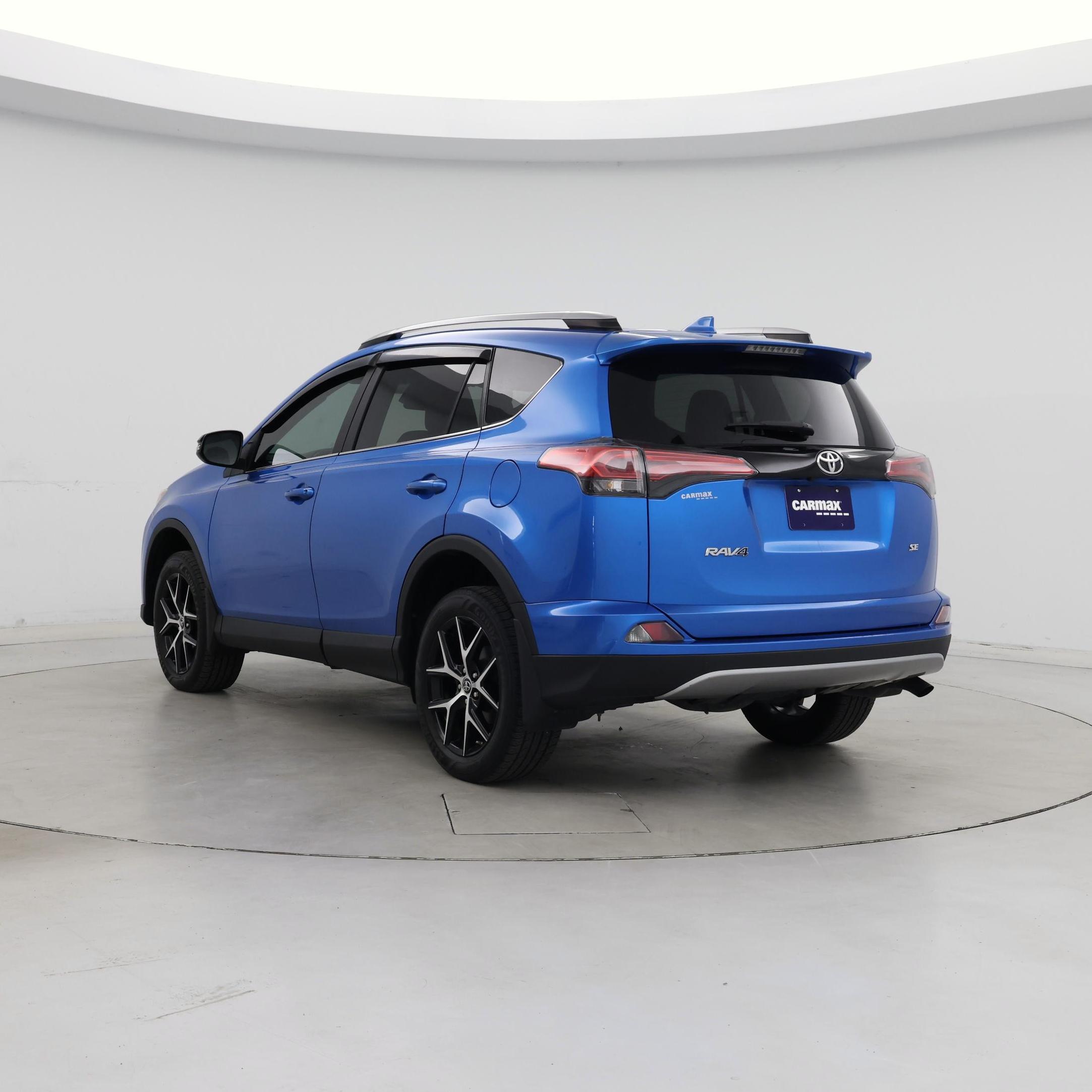 Thumbnail: 2017 Toyota RAV4 - 2