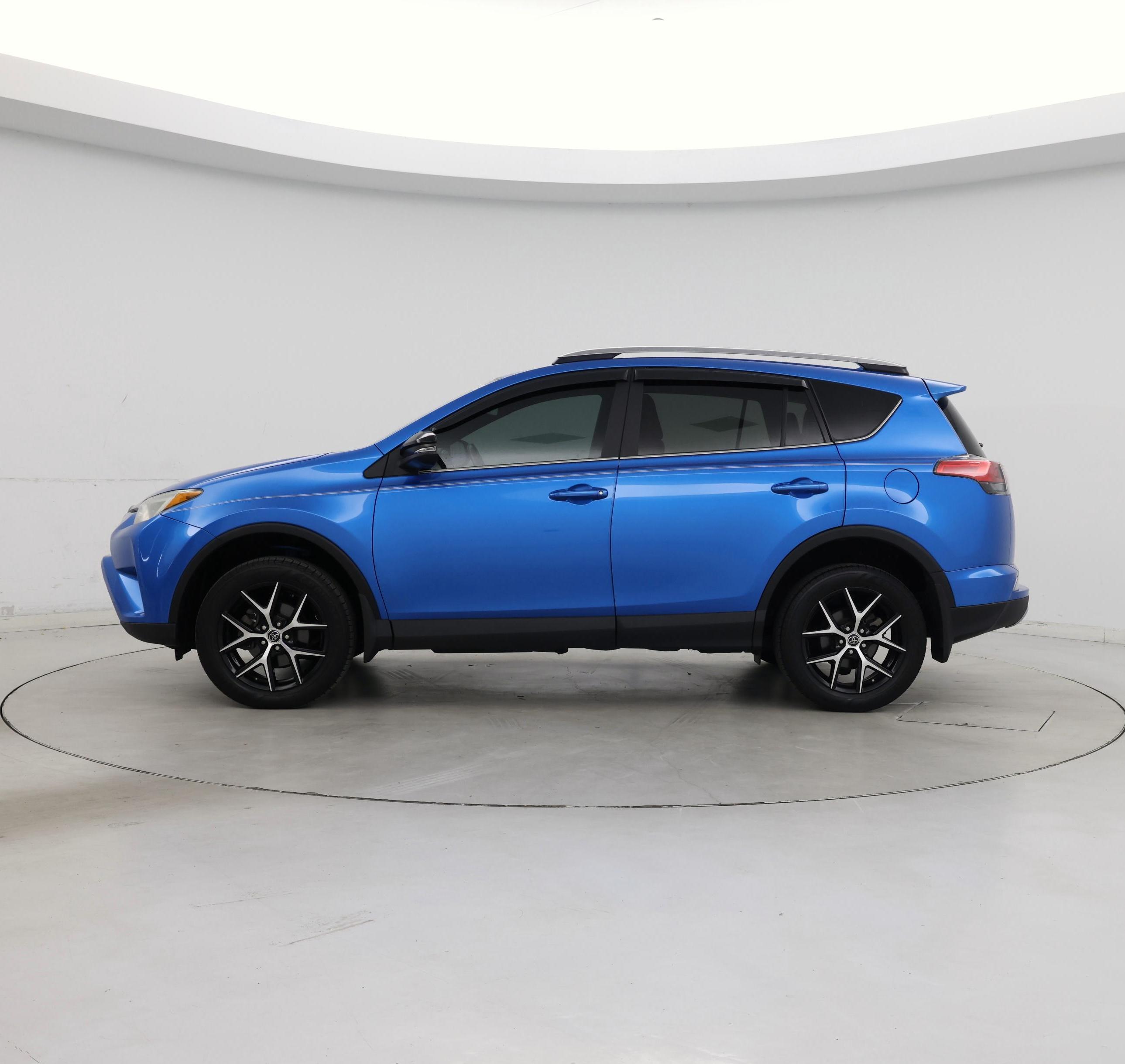 Thumbnail: 2017 Toyota RAV4 - 3