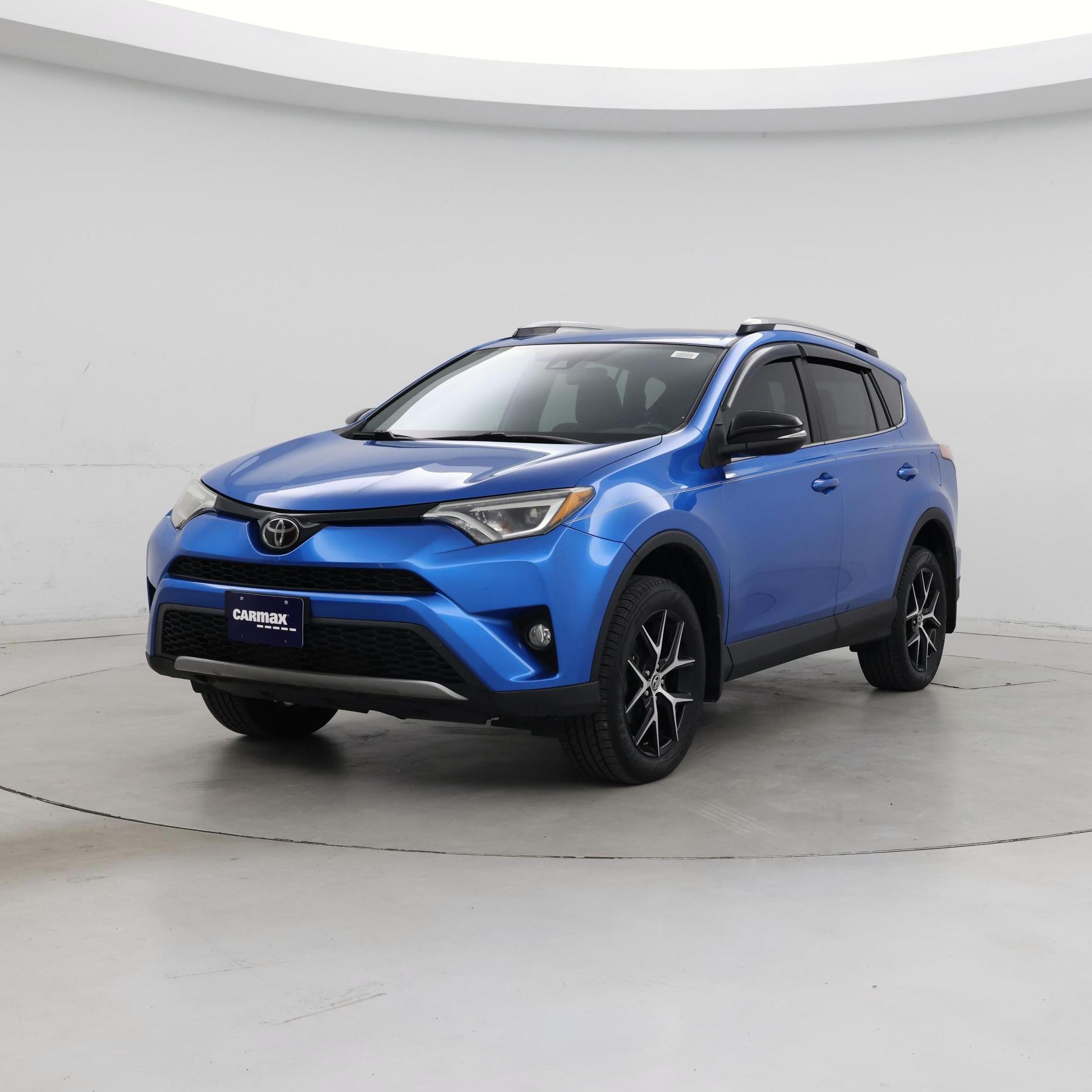 Thumbnail: 2017 Toyota RAV4 - 4
