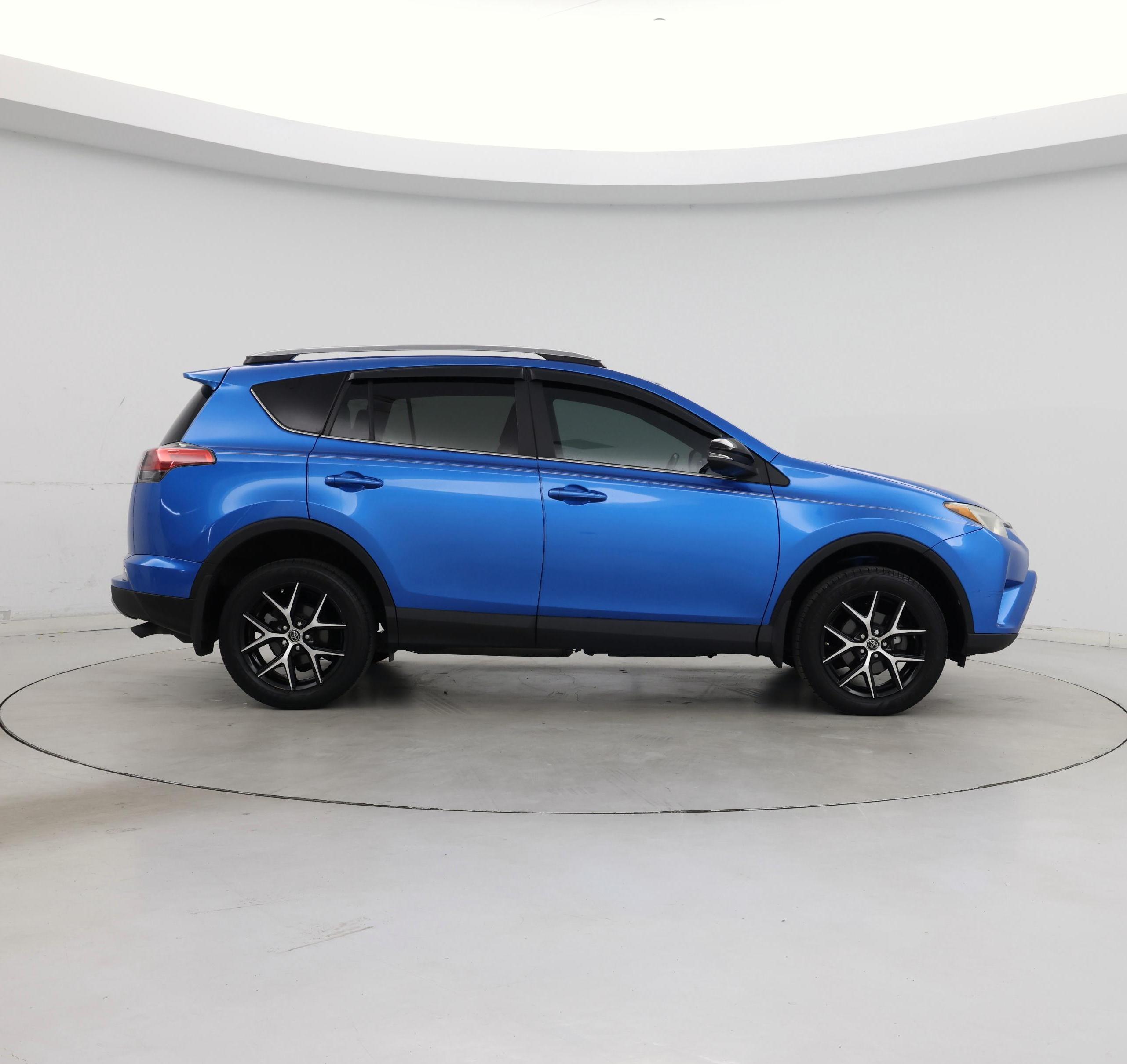Thumbnail: 2017 Toyota RAV4 - 7