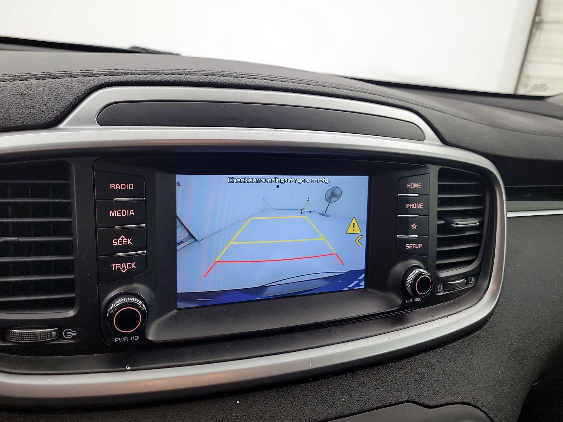 Thumbnail: 2019 Kia Sorento - 14