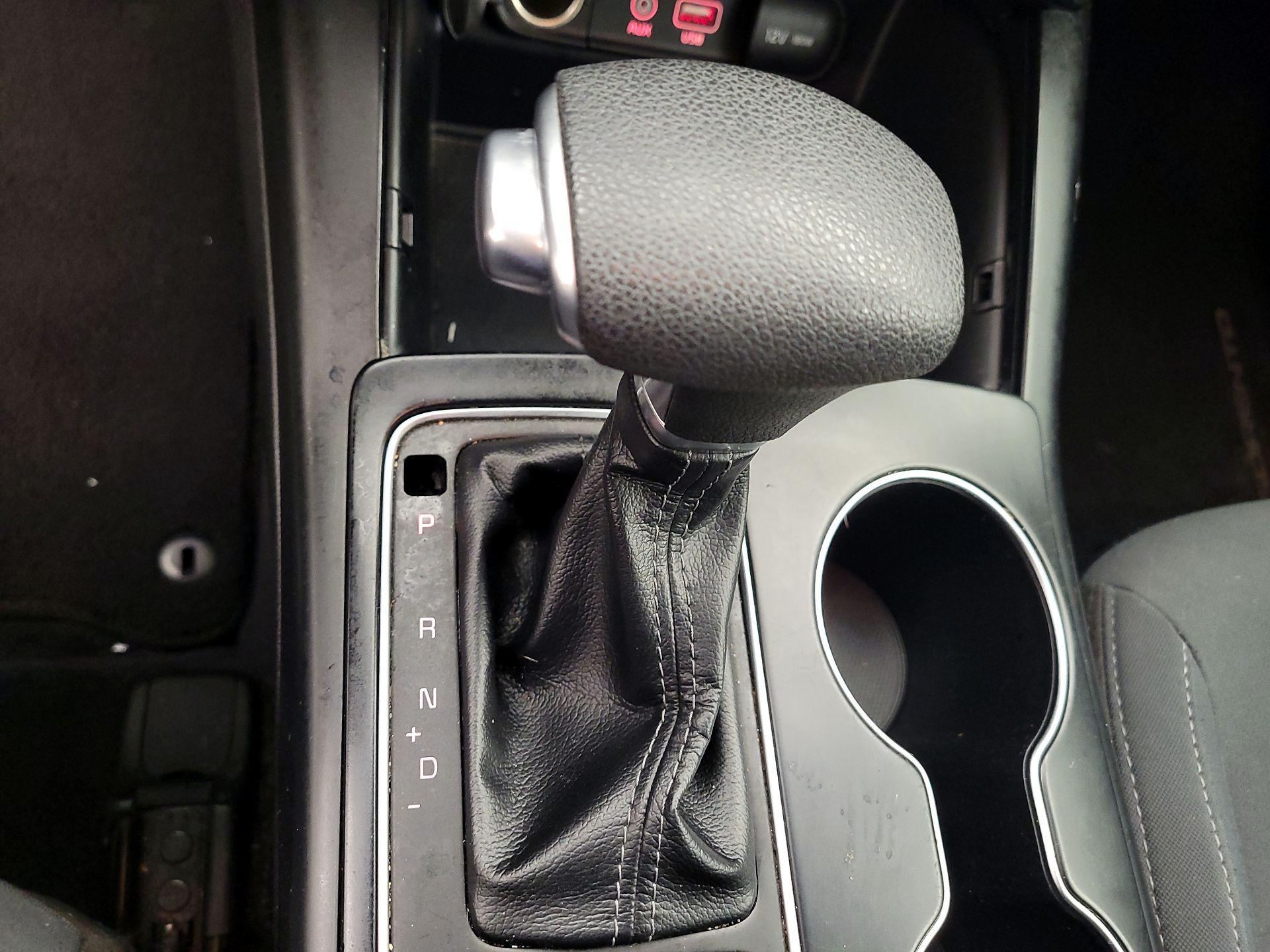 Thumbnail: 2019 Kia Sorento - 17