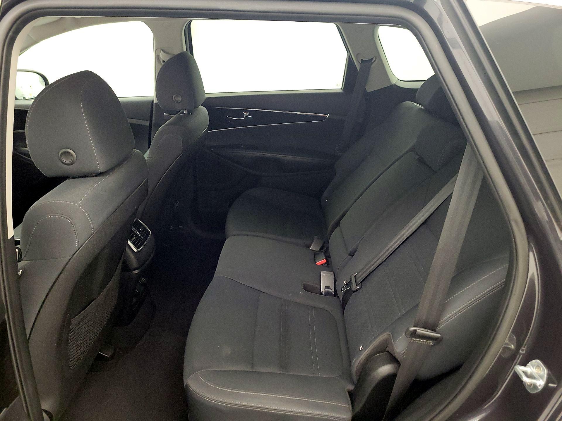 Thumbnail: 2019 Kia Sorento - 19